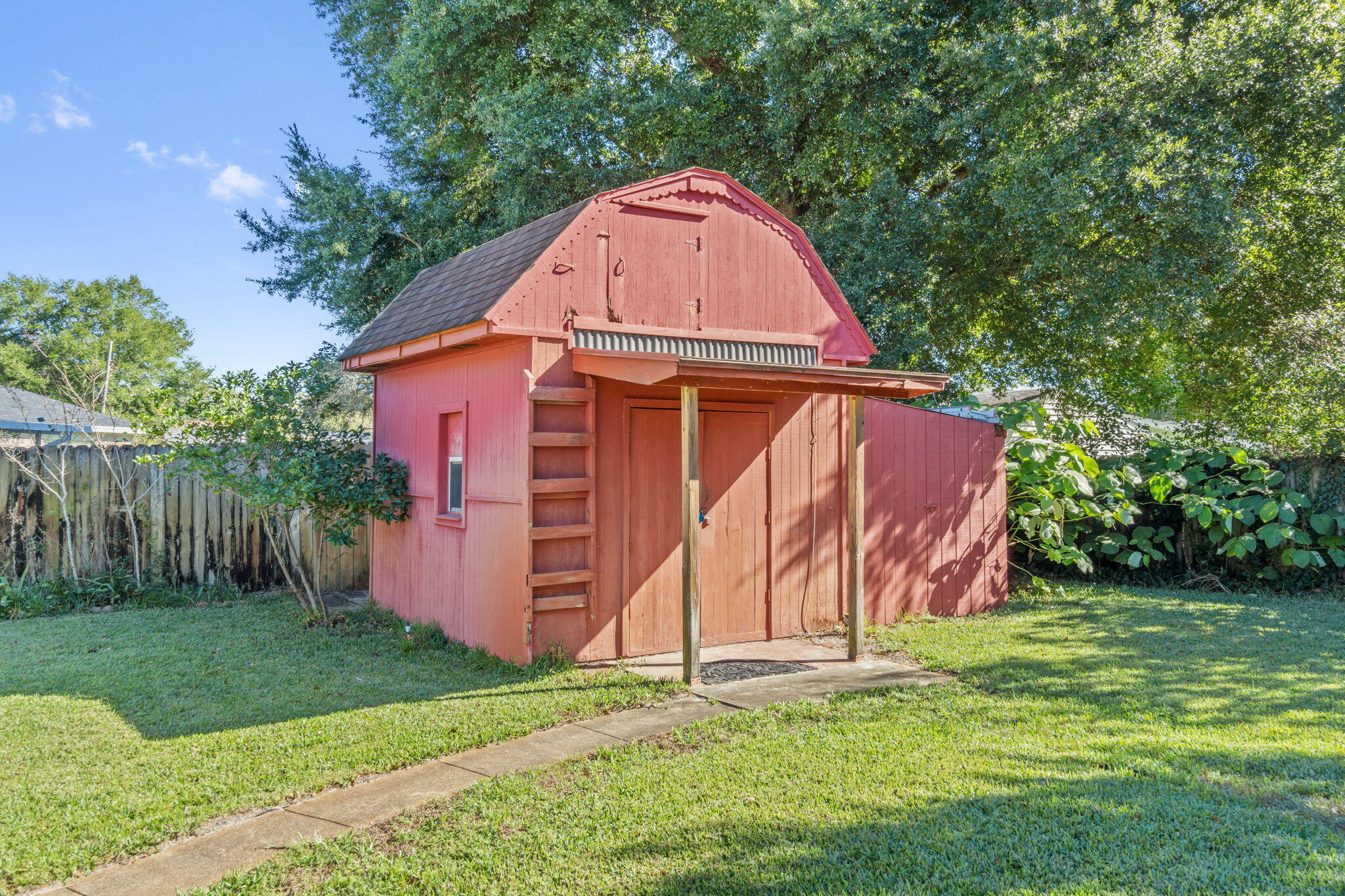 MARY ESTHER HEIGHTS - Residential