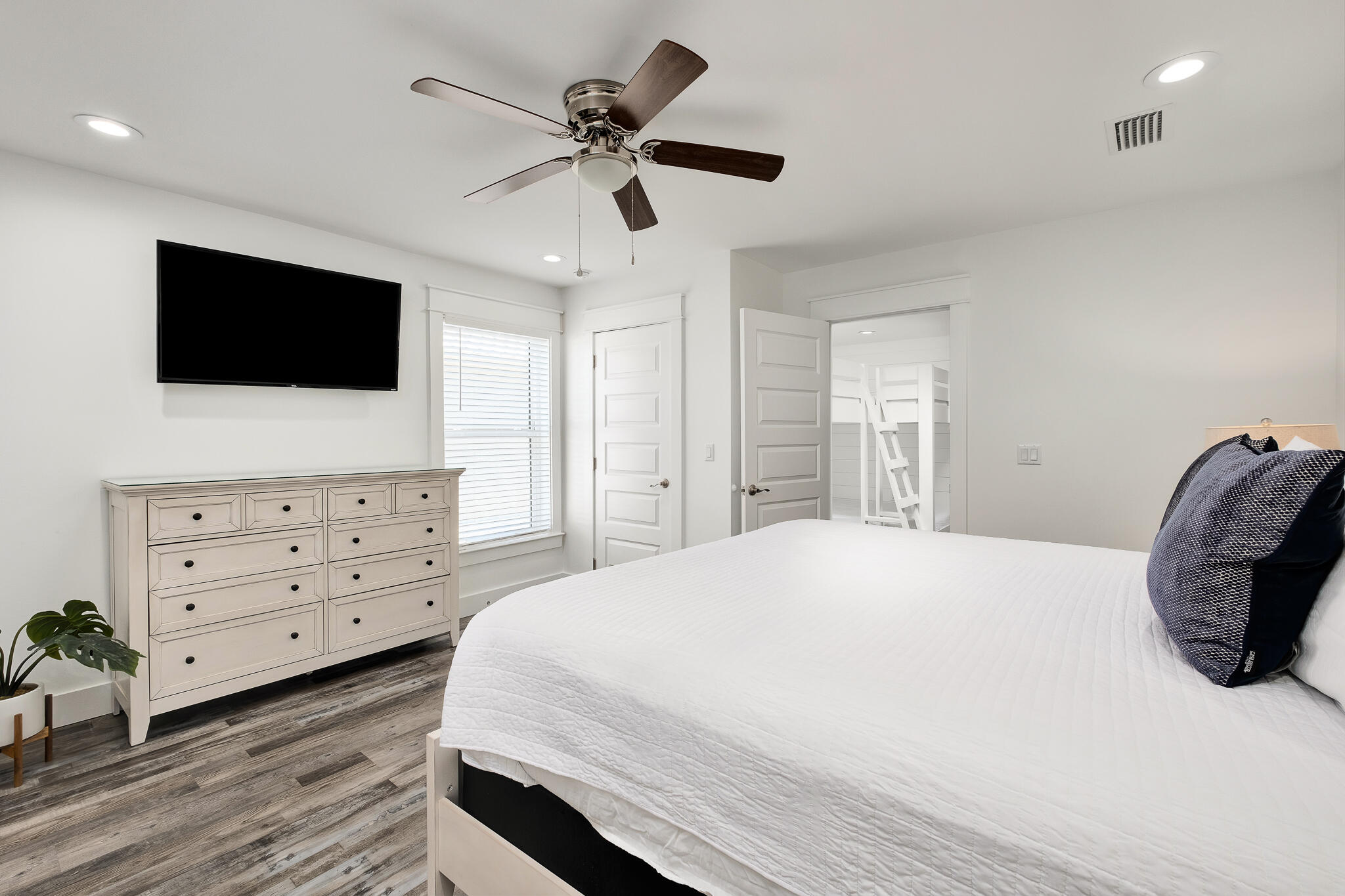 FRANGISTA BEACH 1ST ADDN - Residential
