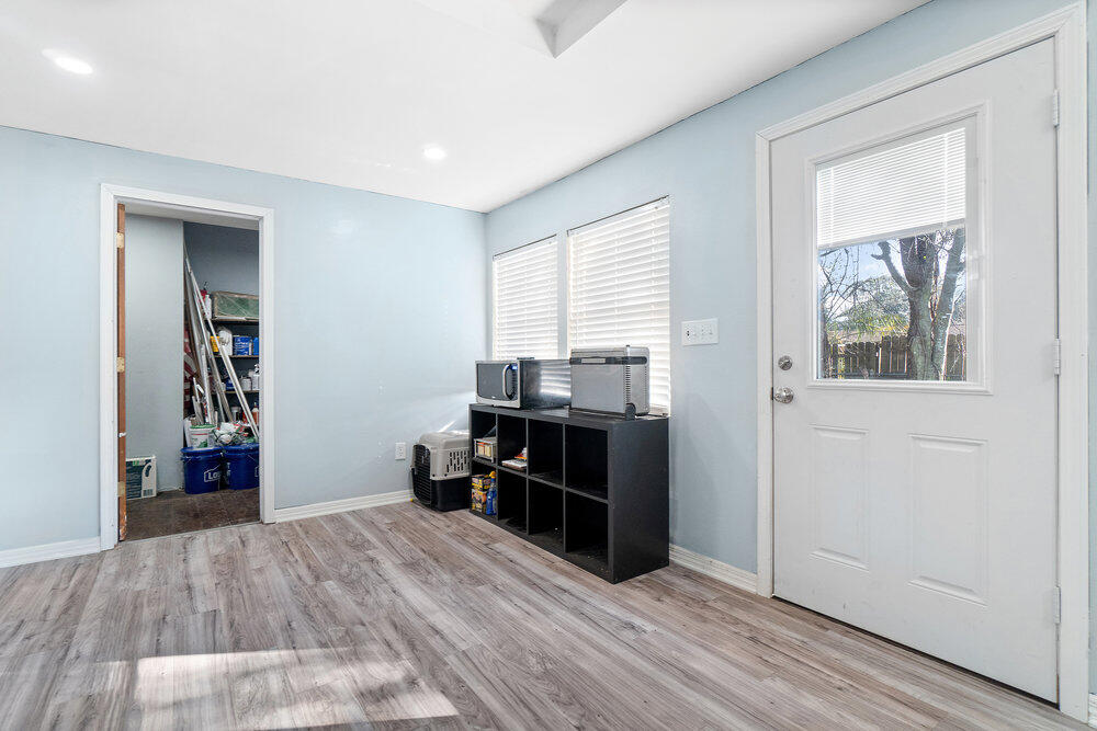 GARNIERS BEACH 5TH - Residential