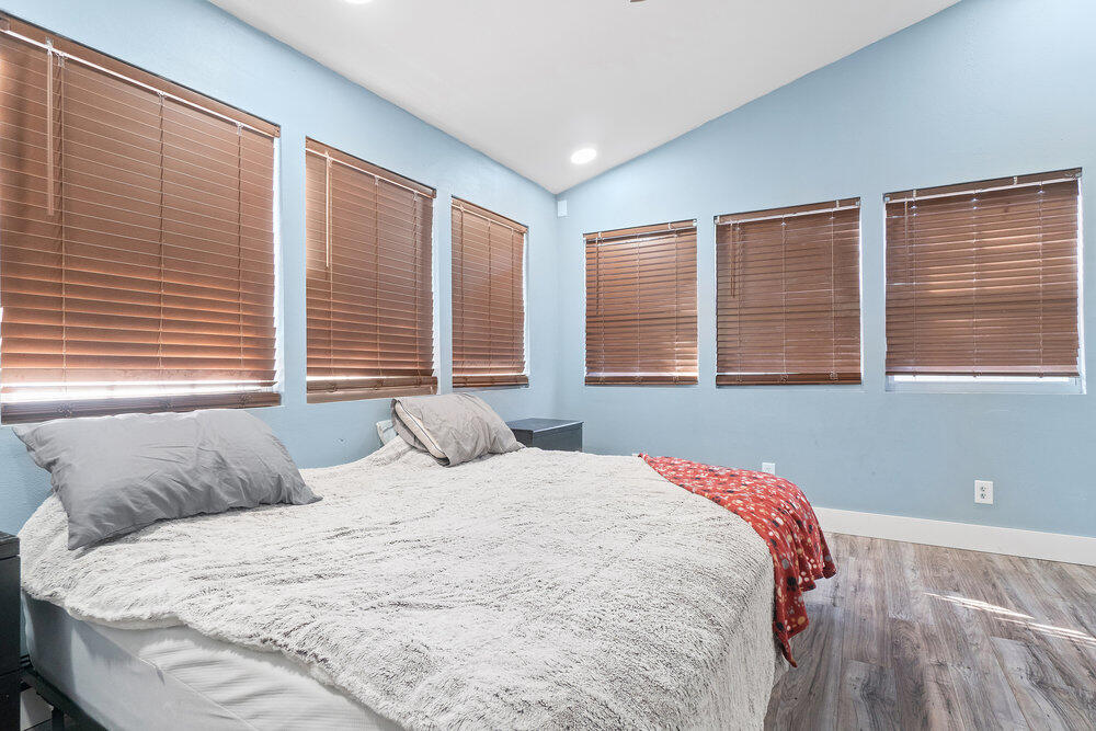 GARNIERS BEACH 5TH - Residential