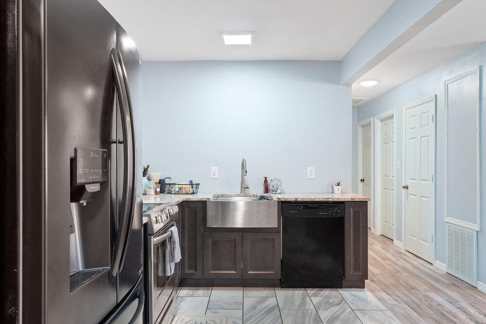 GARNIERS BEACH 5TH - Residential