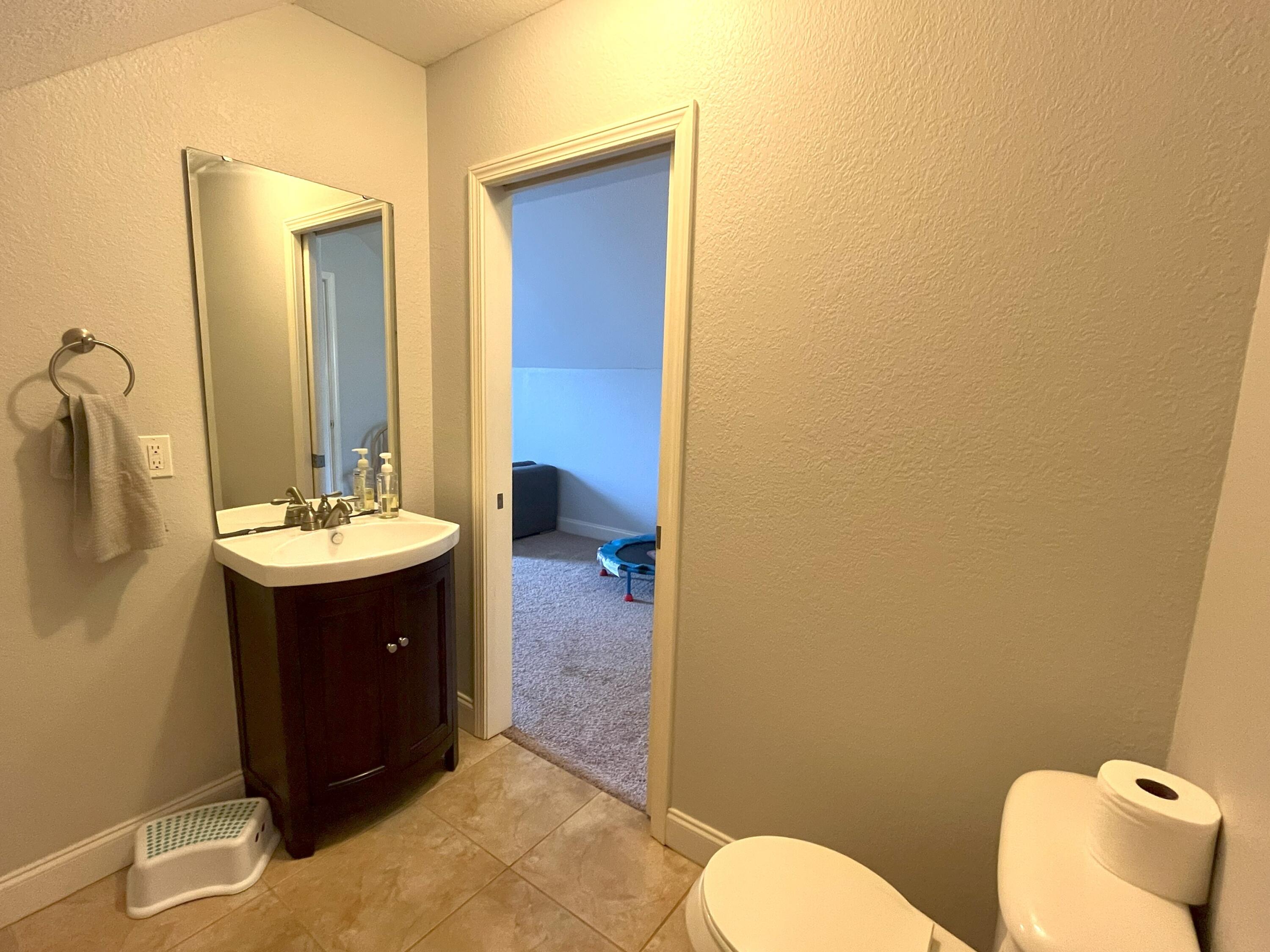 DUGGAN POND ESTATES - Residential Lease