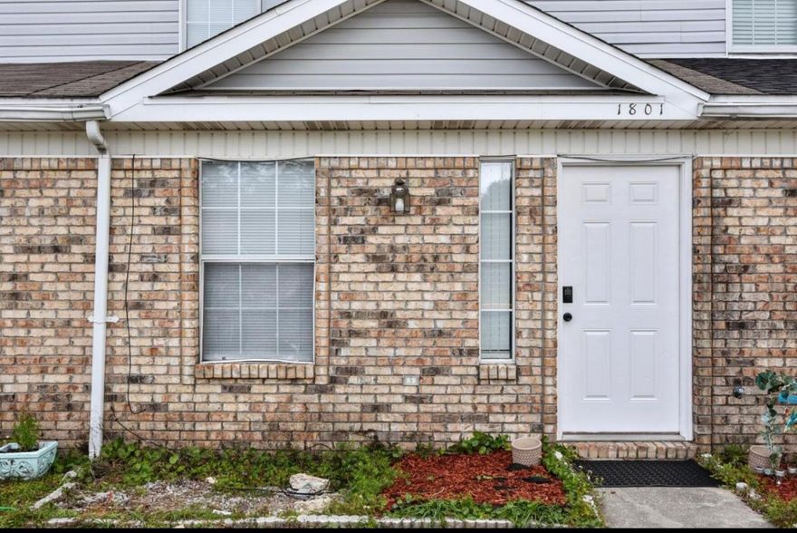 3 bedroom town home close to both bases! Large rooms, privacy fenced back yard with decking. Pets will be allowed with approval and a $500 non-refundable pet fee.