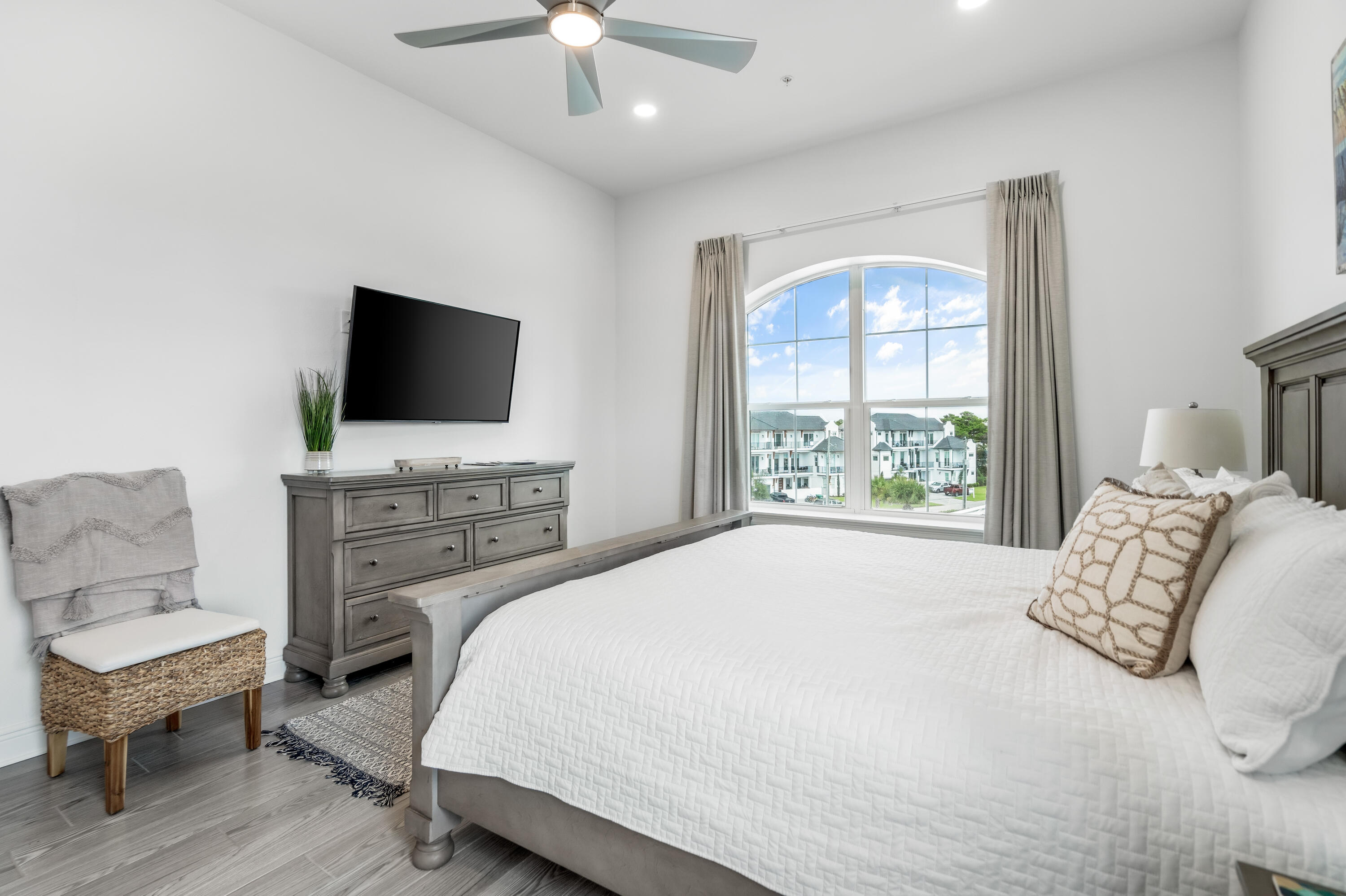 GULF PLACE RESIDENCES - Residential