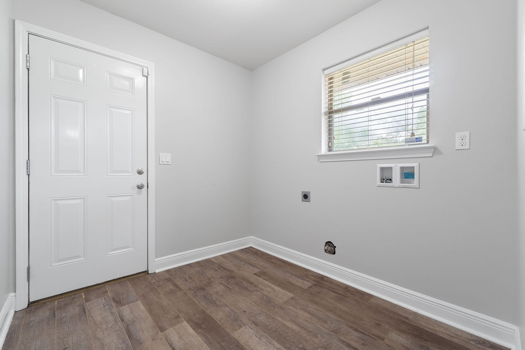 HOLLEY BY THE SEA - Residential