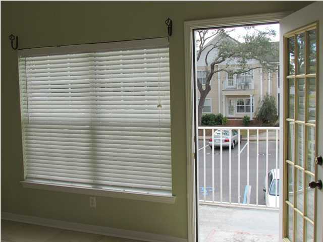 THE OAKS AT NICEVILLE - Residential Lease