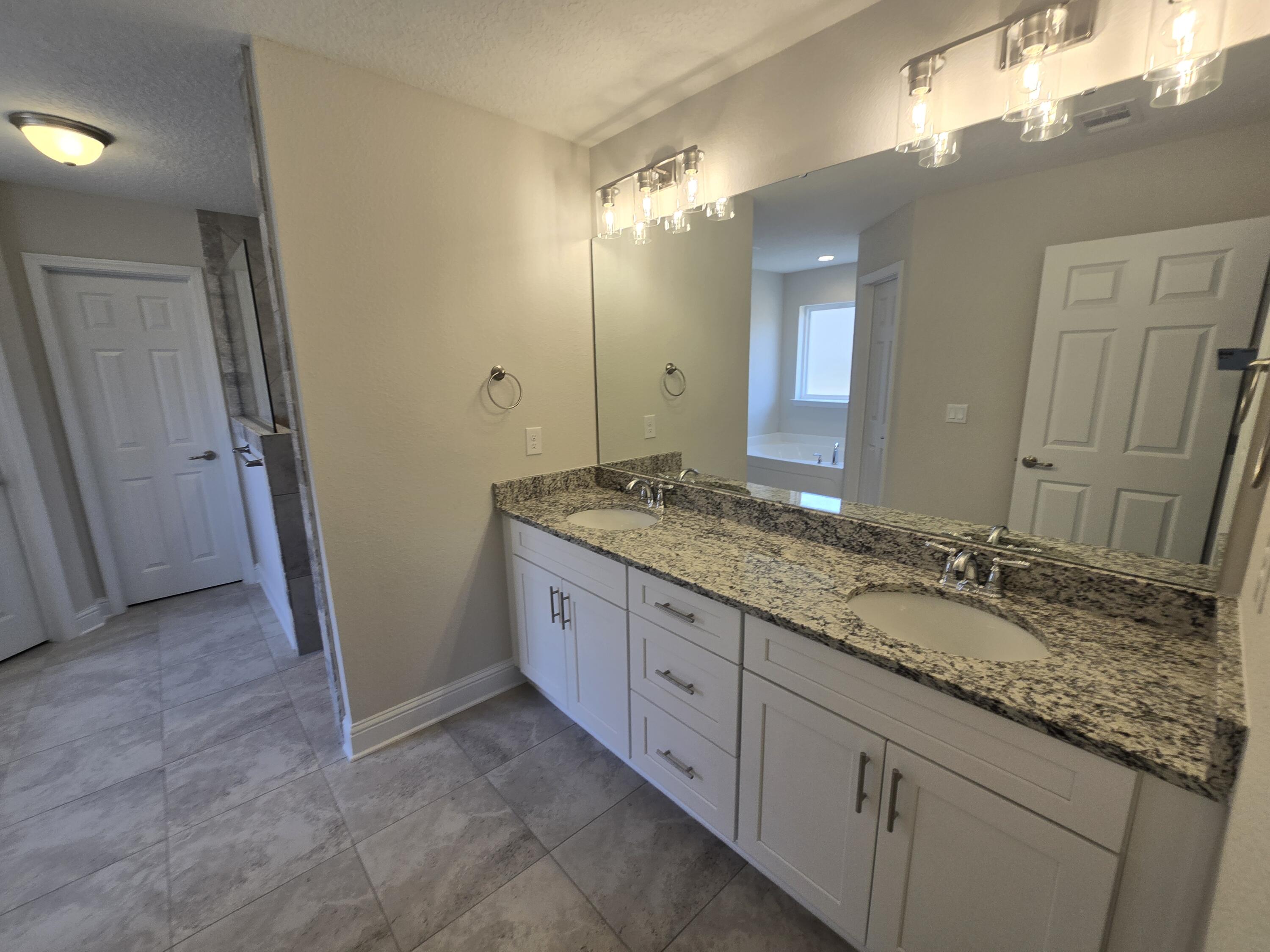 Nature Lake - Residential