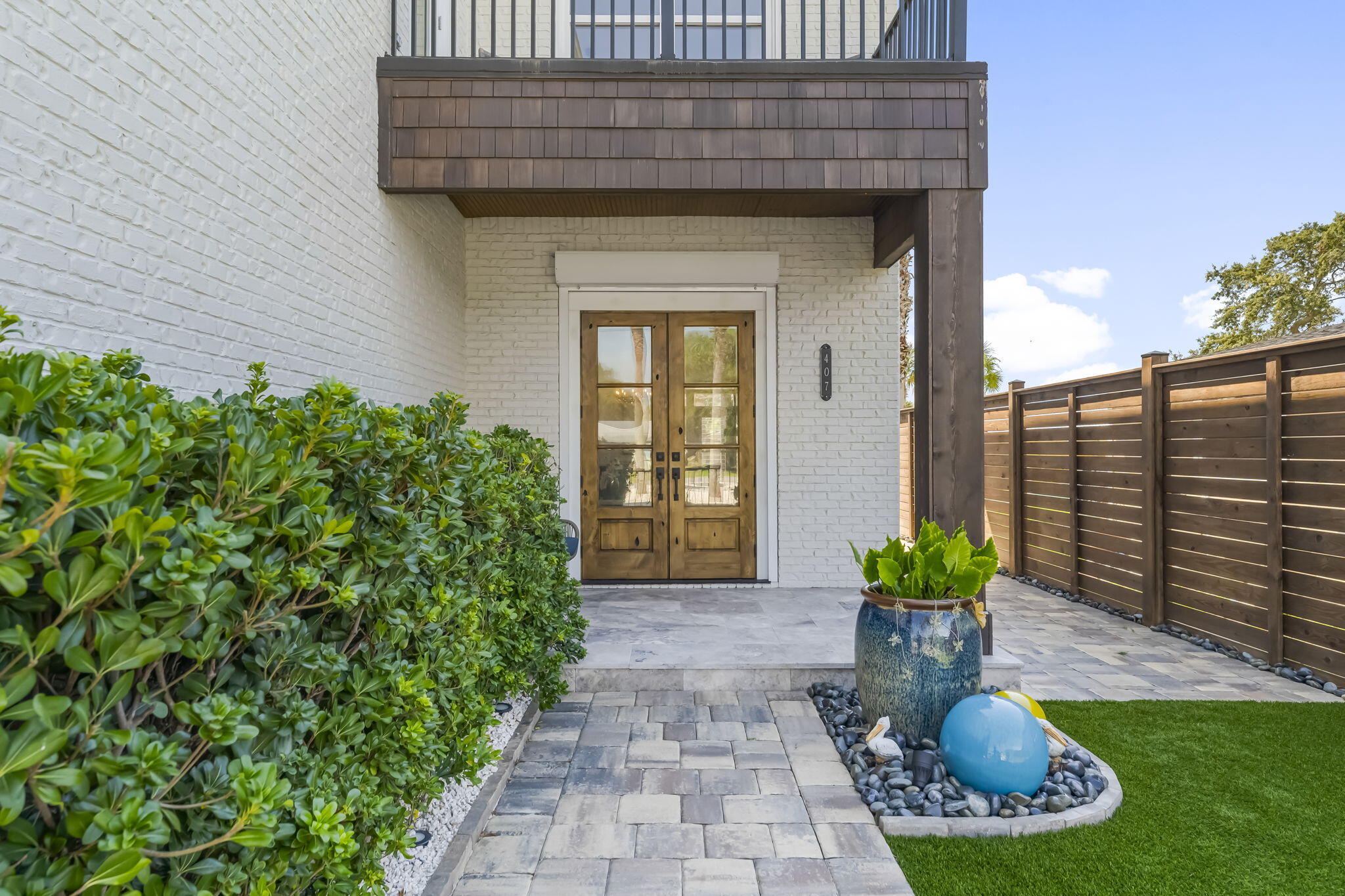 407 petrel Street