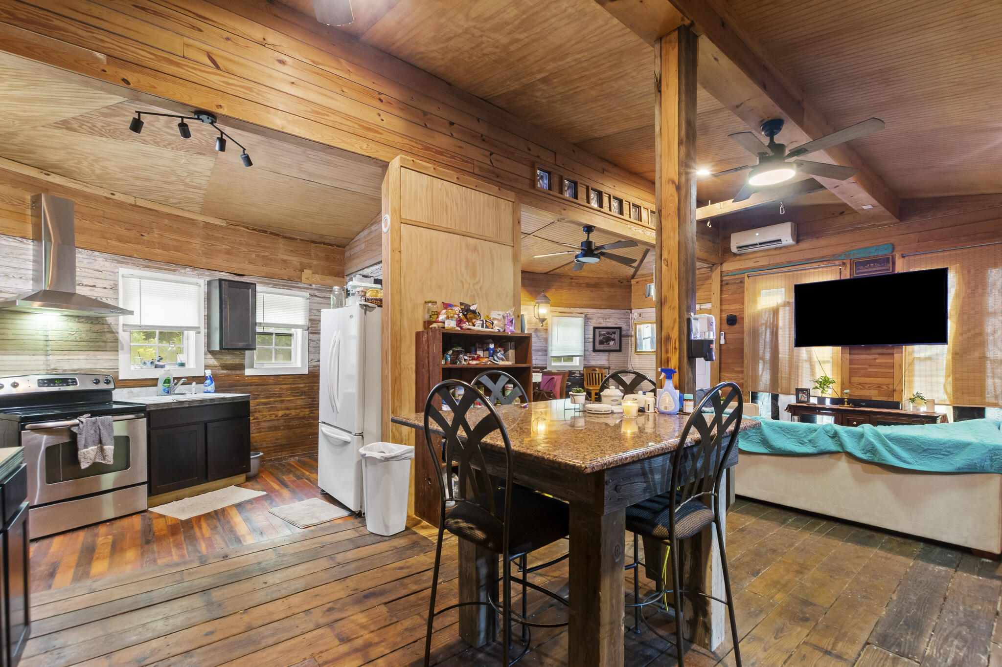 JOLLY BAY ACRES - Residential