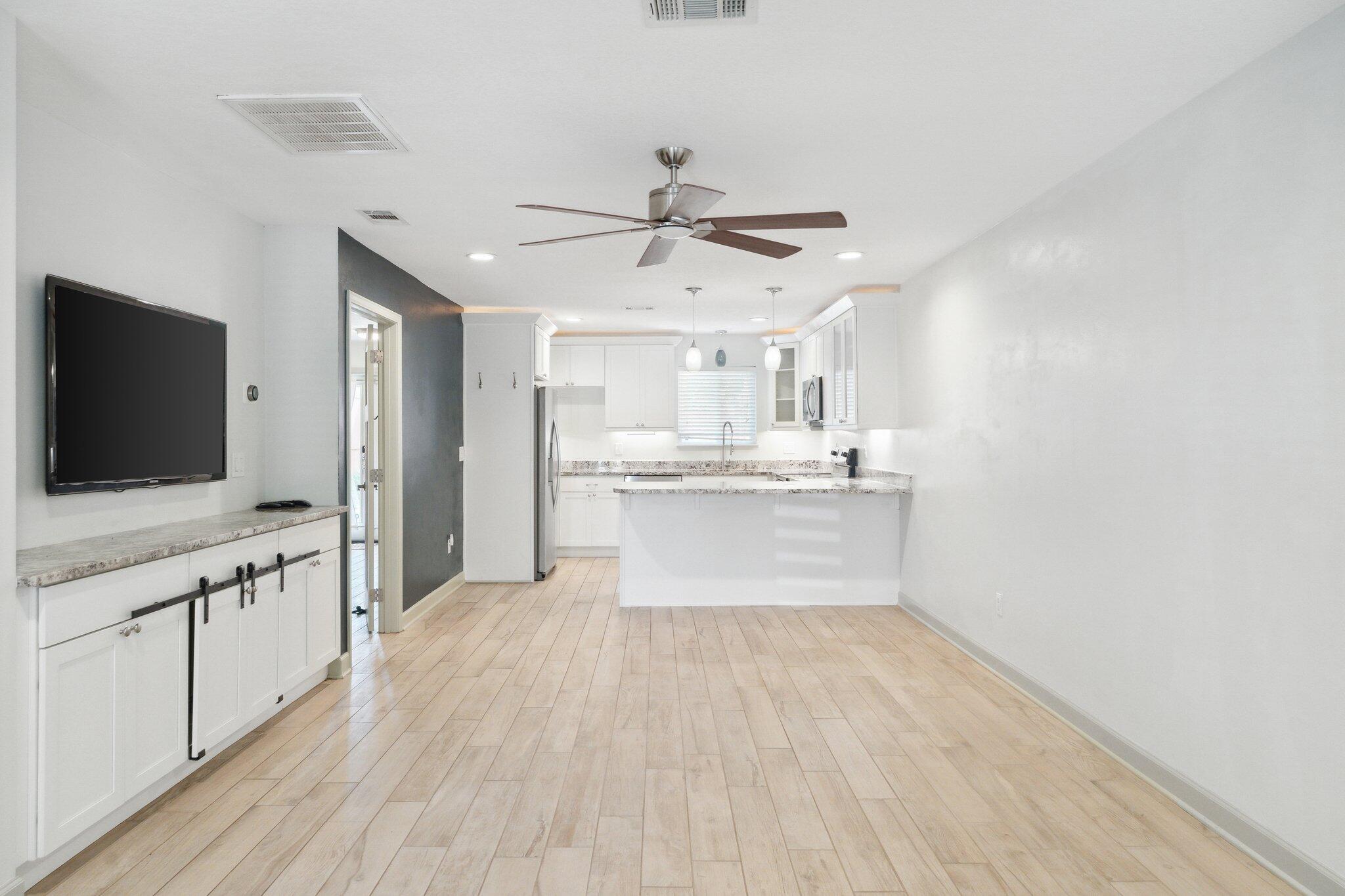 WINSTON MANOR T/H - Residential