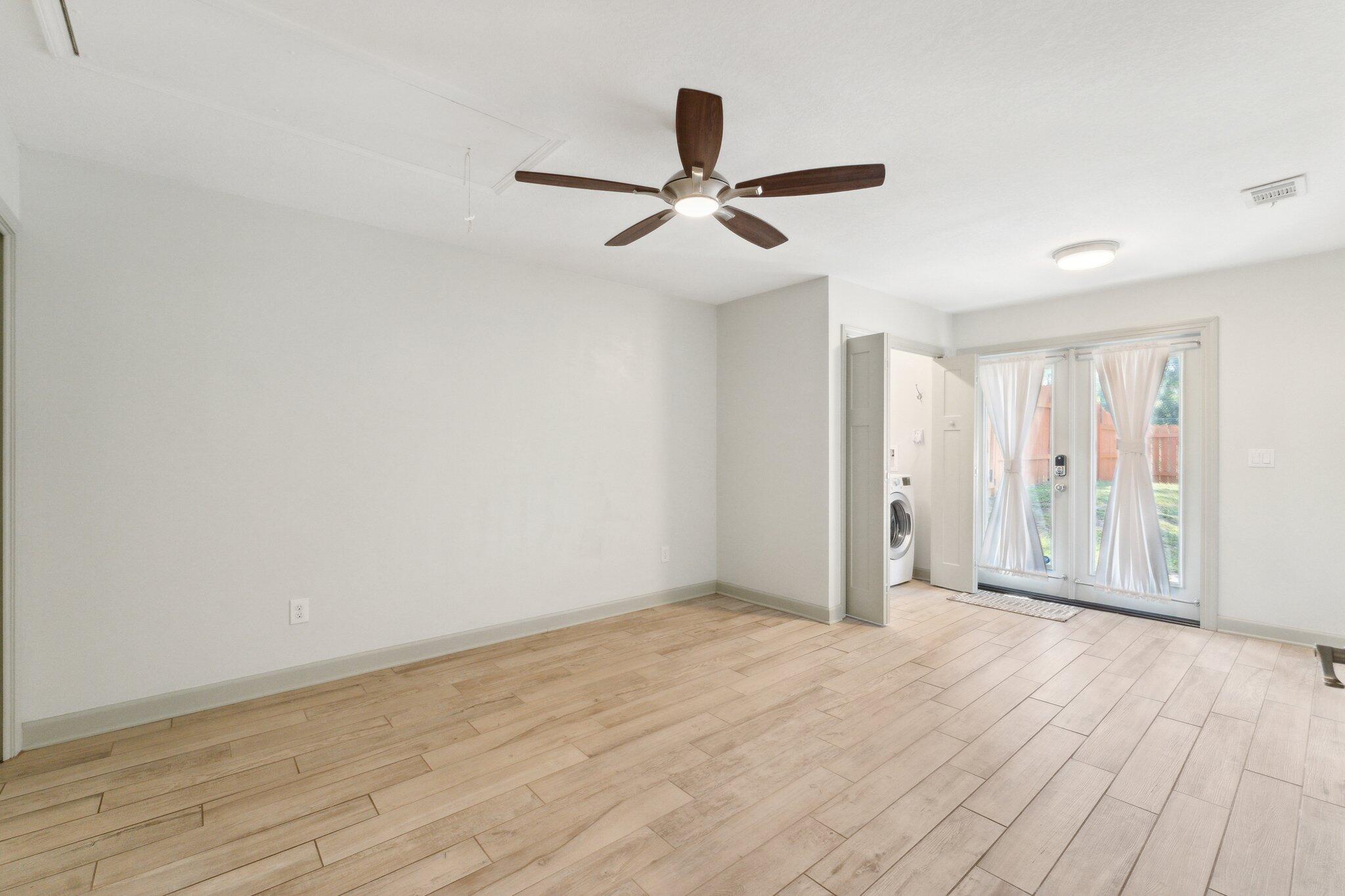 WINSTON MANOR T/H - Residential