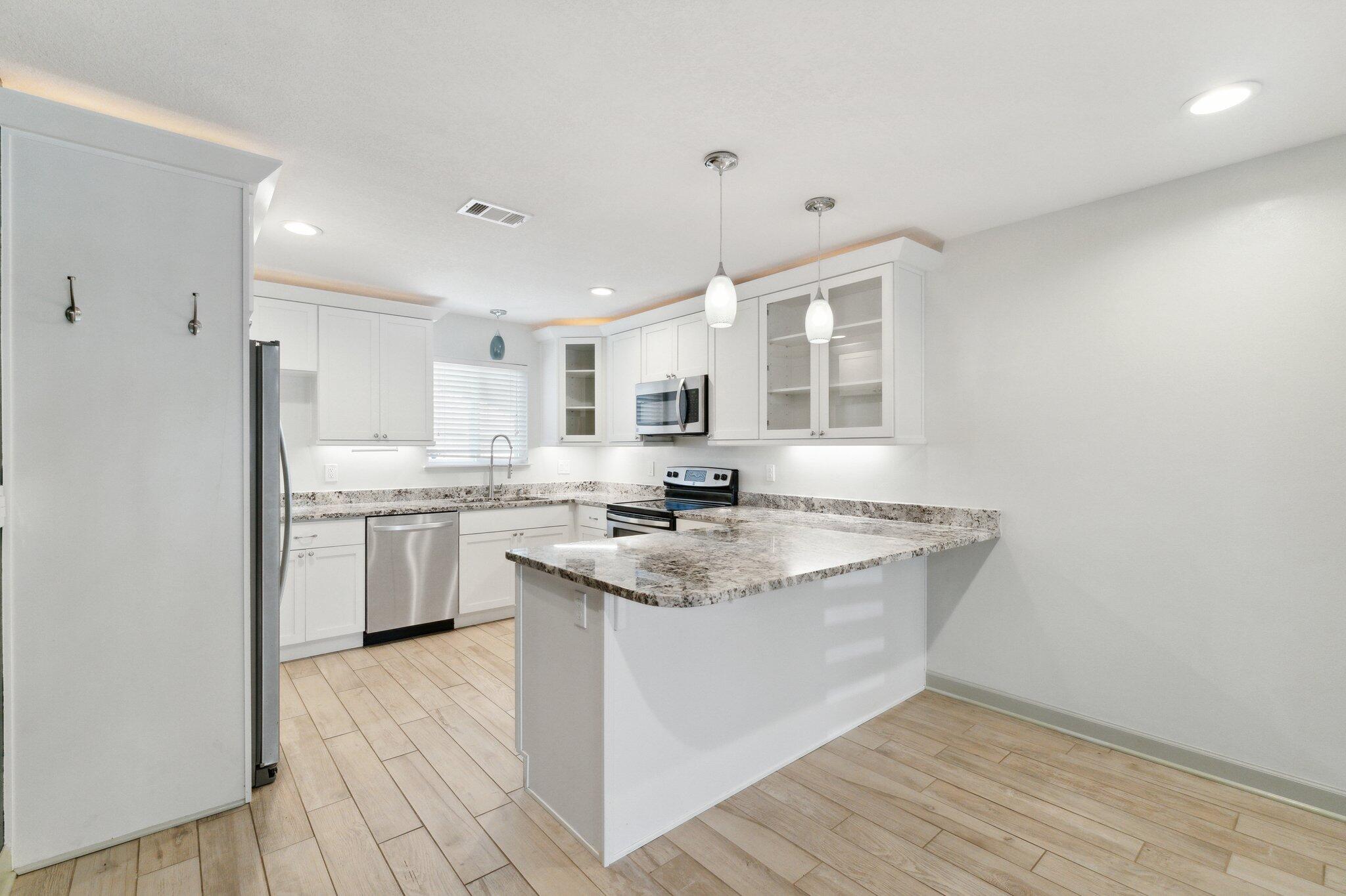 WINSTON MANOR T/H - Residential