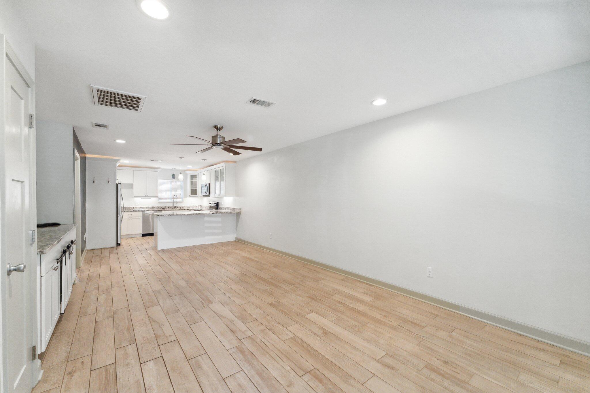 WINSTON MANOR T/H - Residential