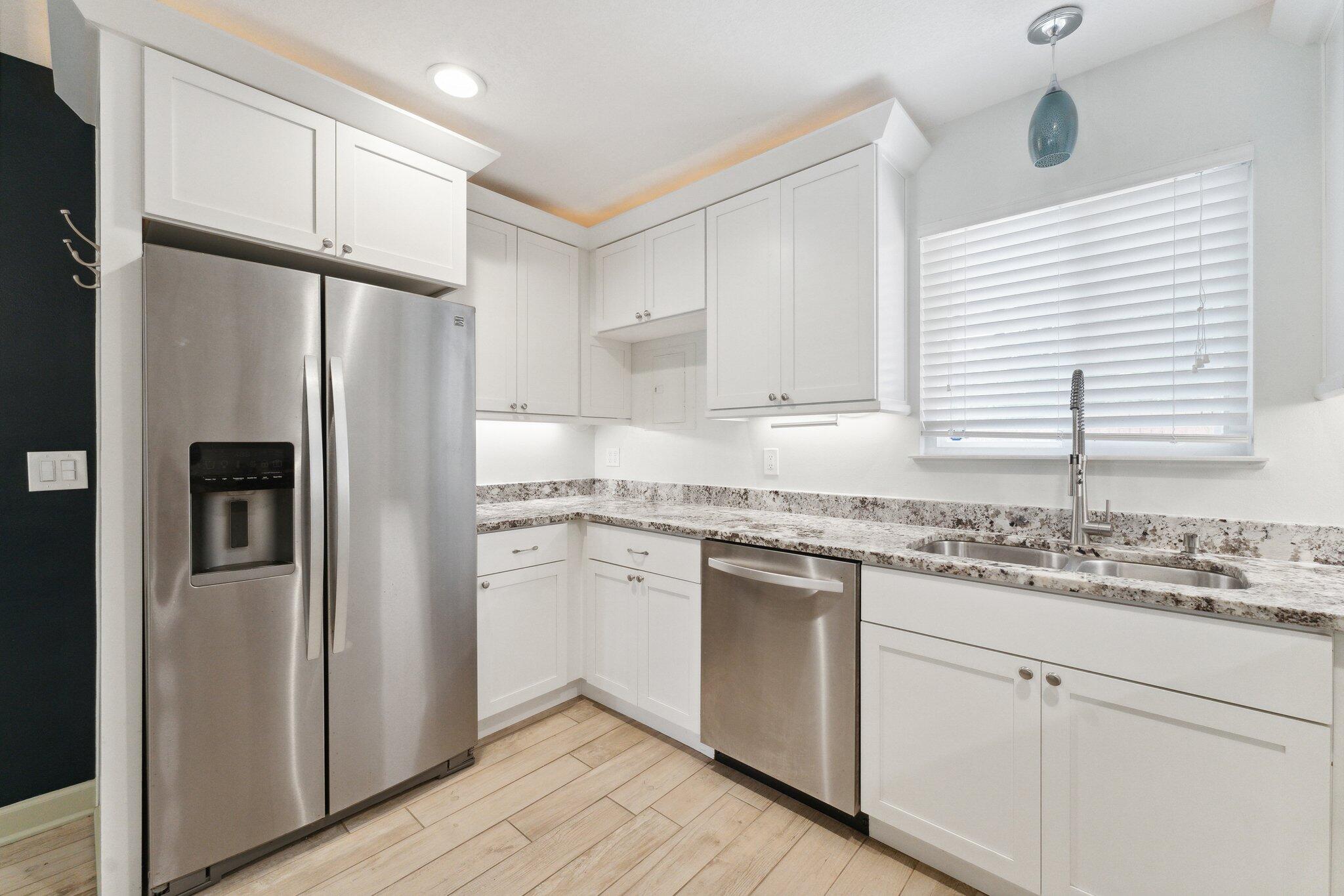 WINSTON MANOR T/H - Residential