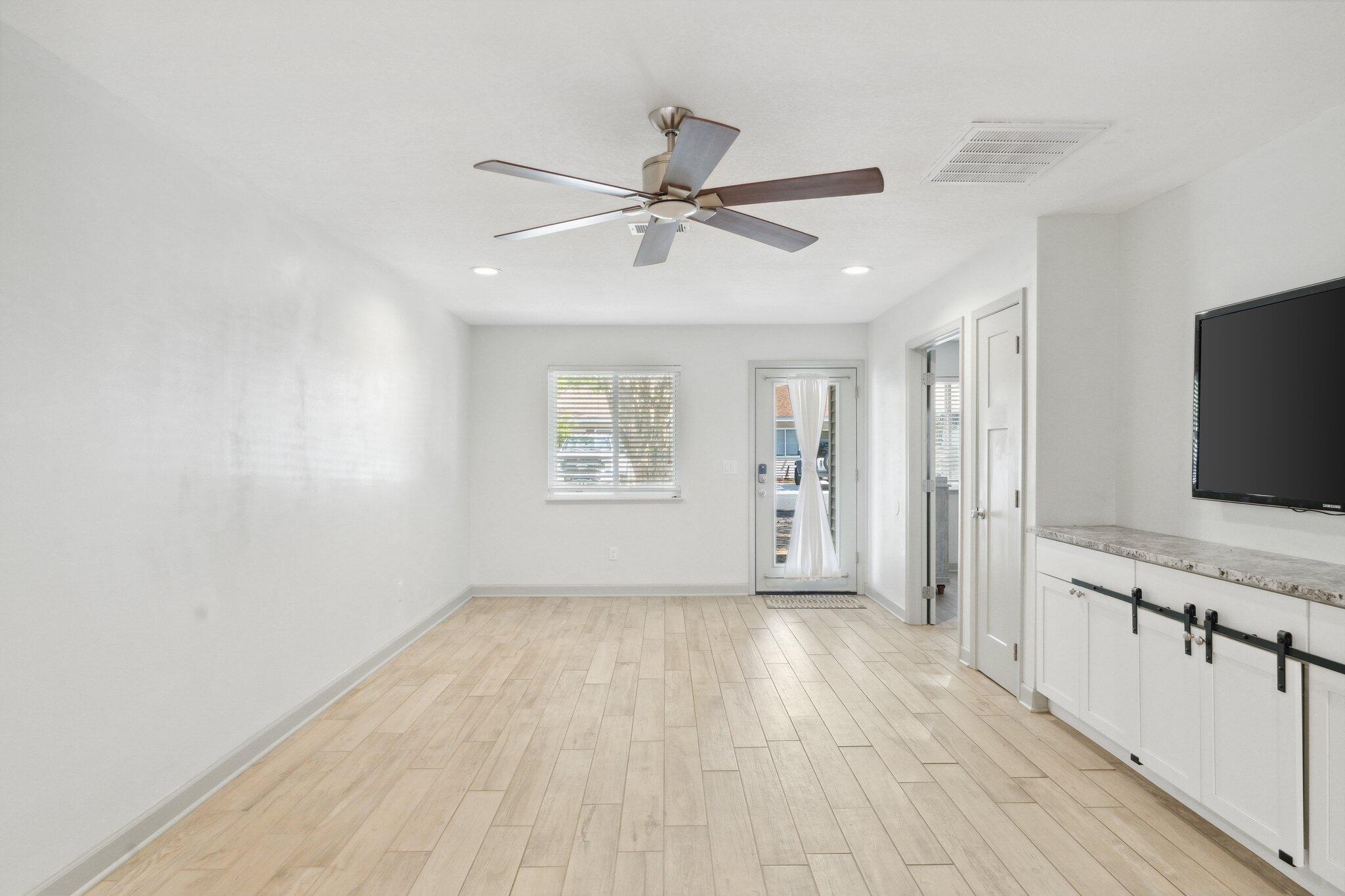 WINSTON MANOR T/H - Residential