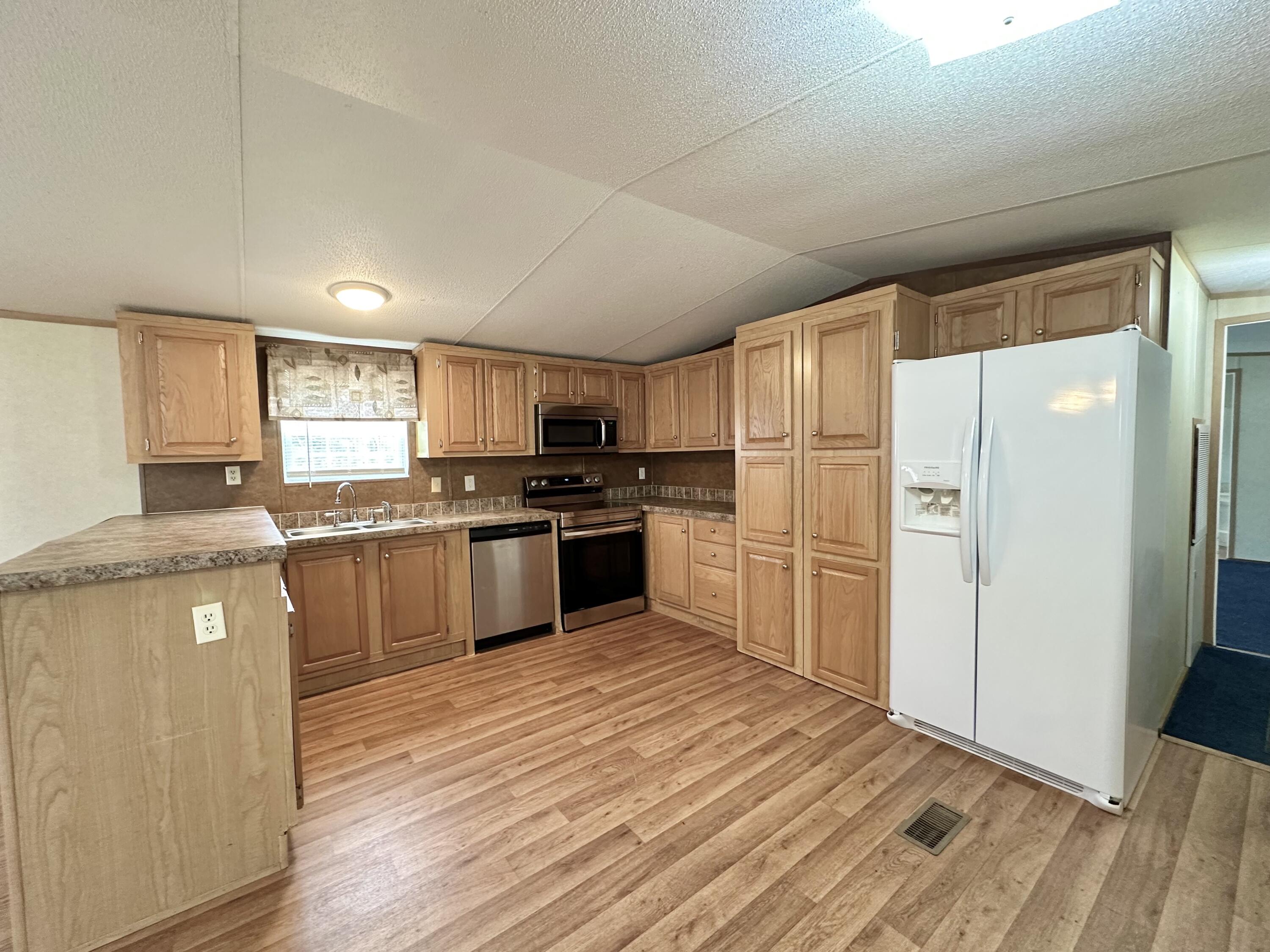 OAKWOOD HILLS UNIT 3 - Residential
