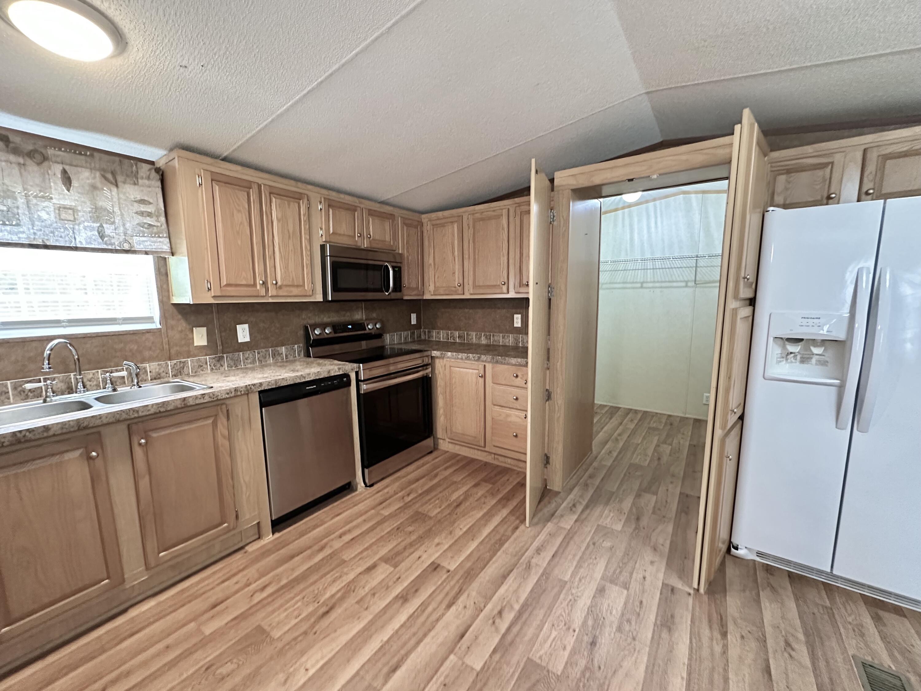 OAKWOOD HILLS UNIT 3 - Residential