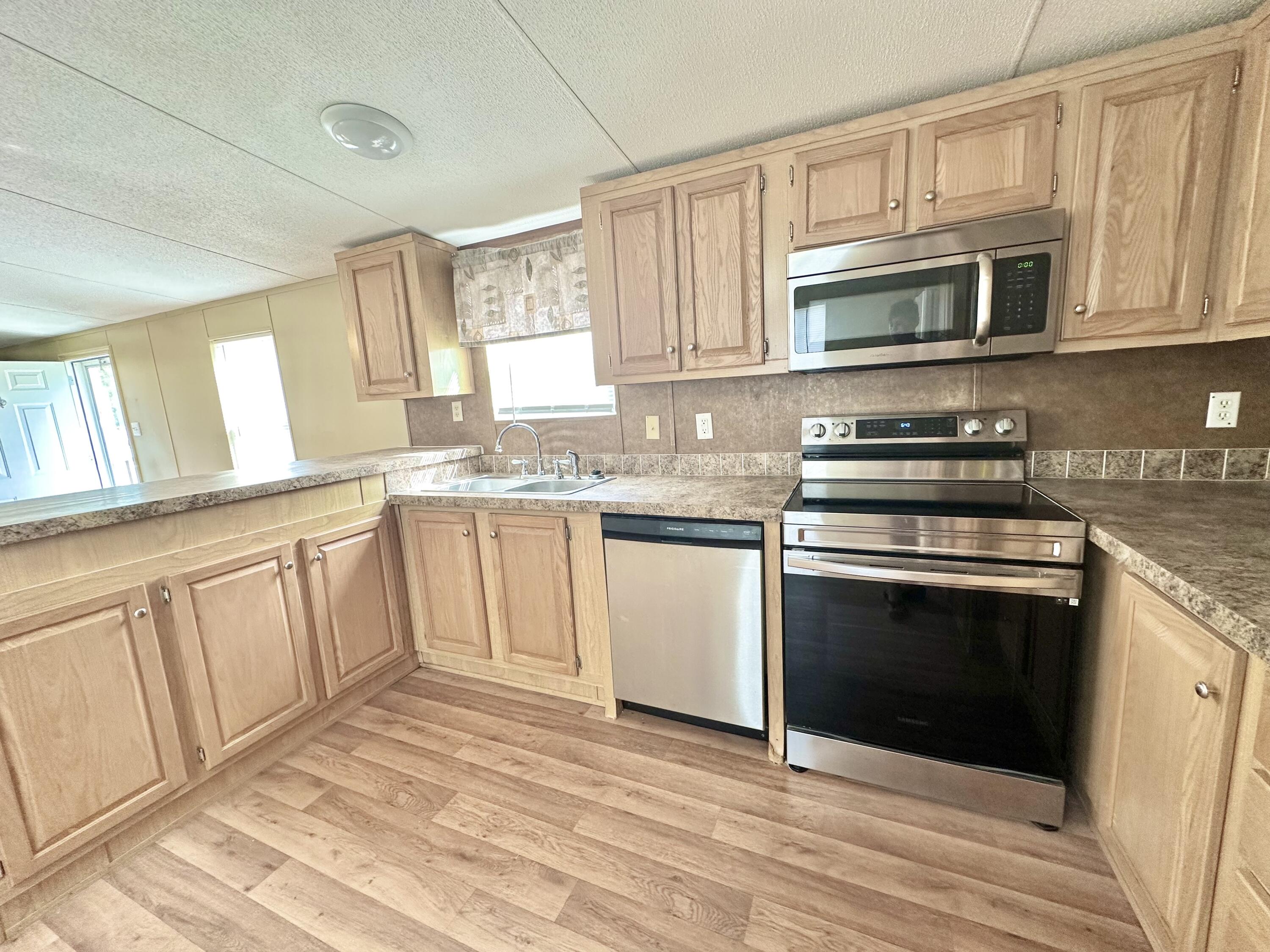 OAKWOOD HILLS UNIT 3 - Residential