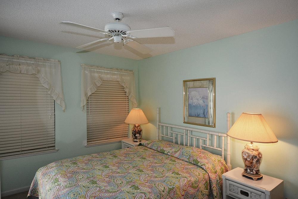 POOLSIDE VILLAS CONDO - Residential