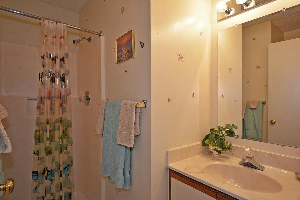 POOLSIDE VILLAS CONDO - Residential