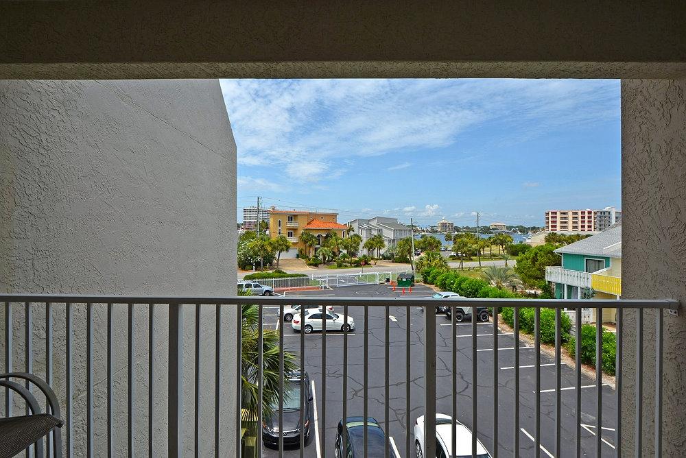 POOLSIDE VILLAS CONDO - Residential