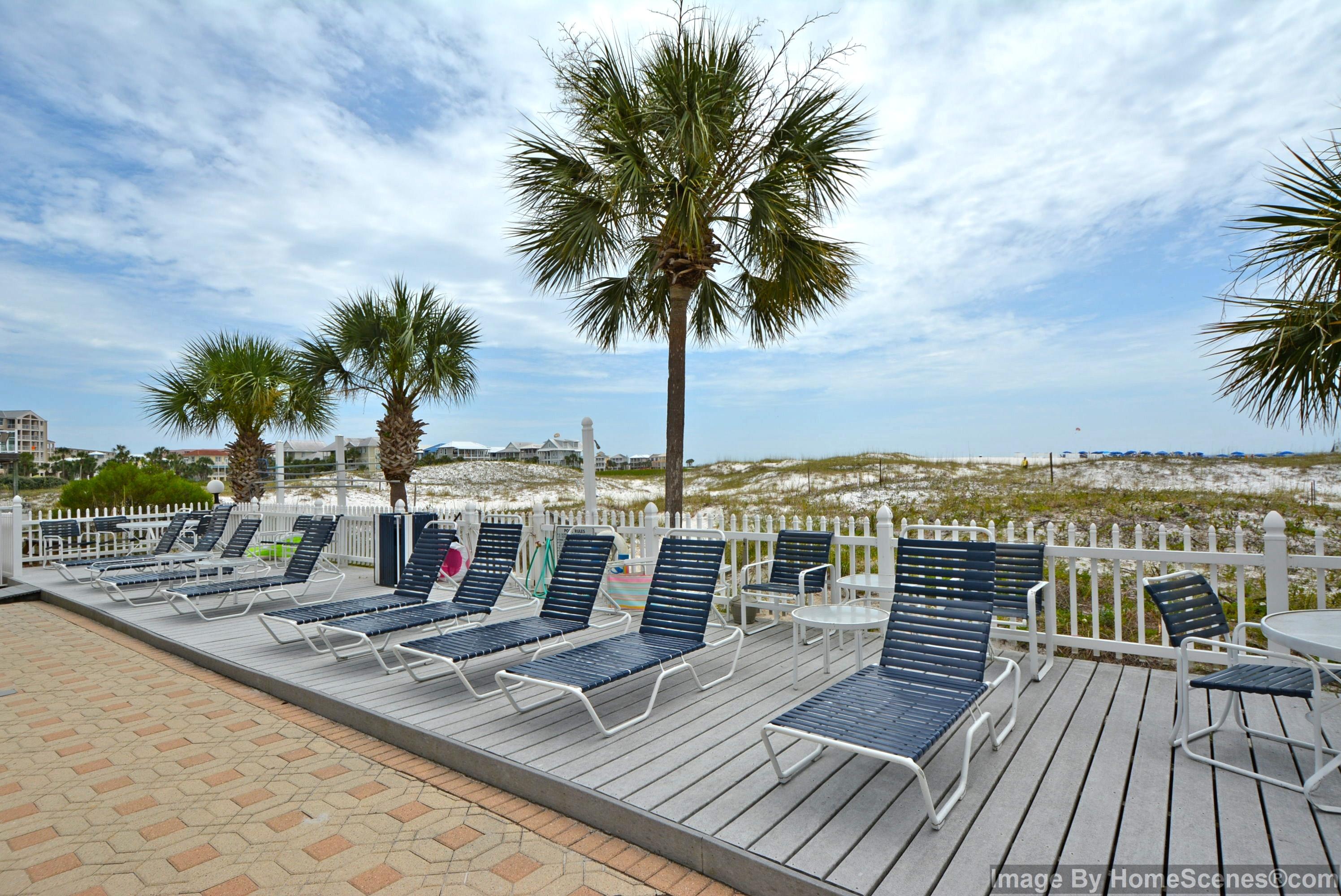 POOLSIDE VILLAS CONDO - Residential