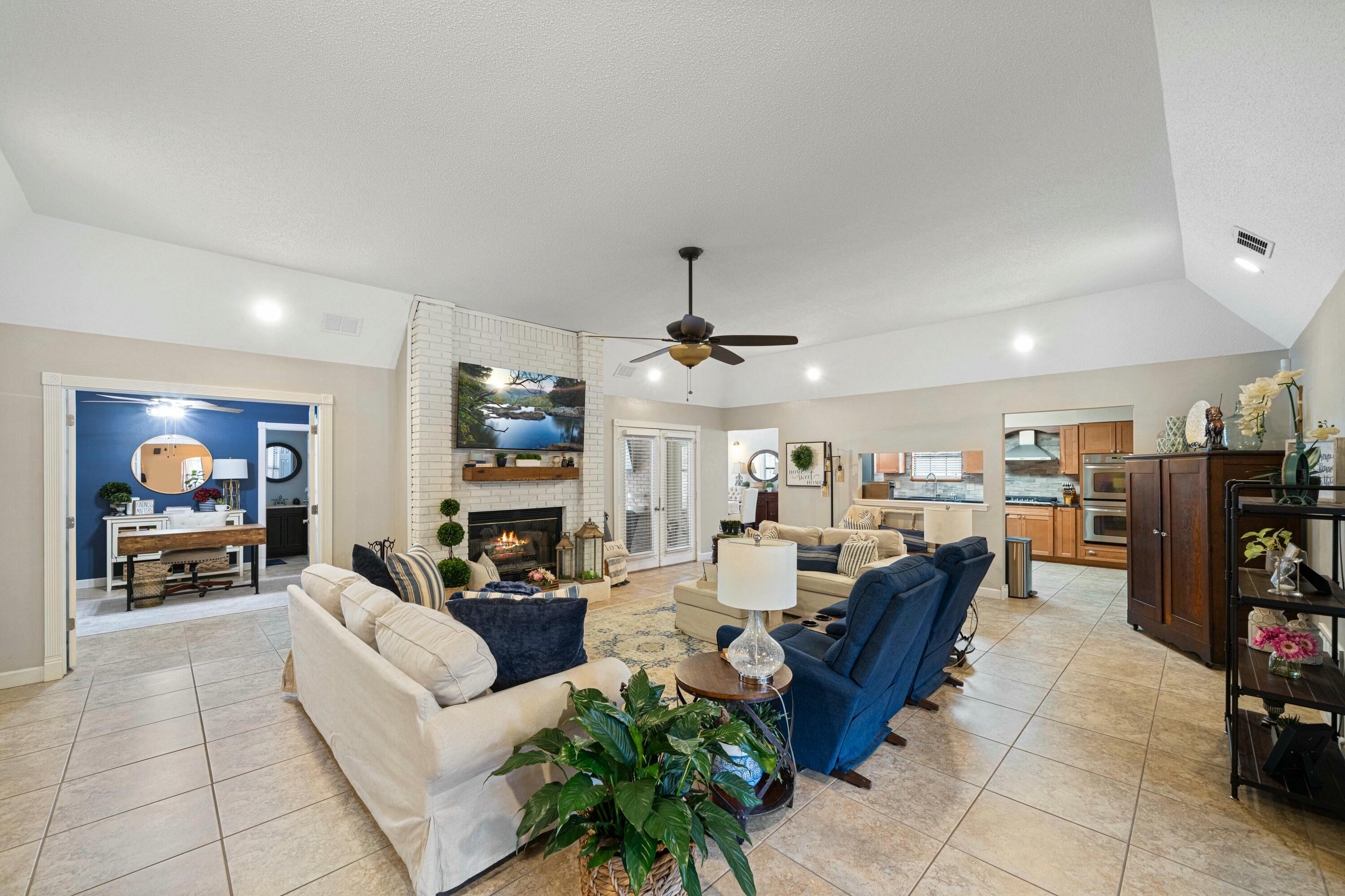 EMERALD POINTE PLAT 1 - Residential