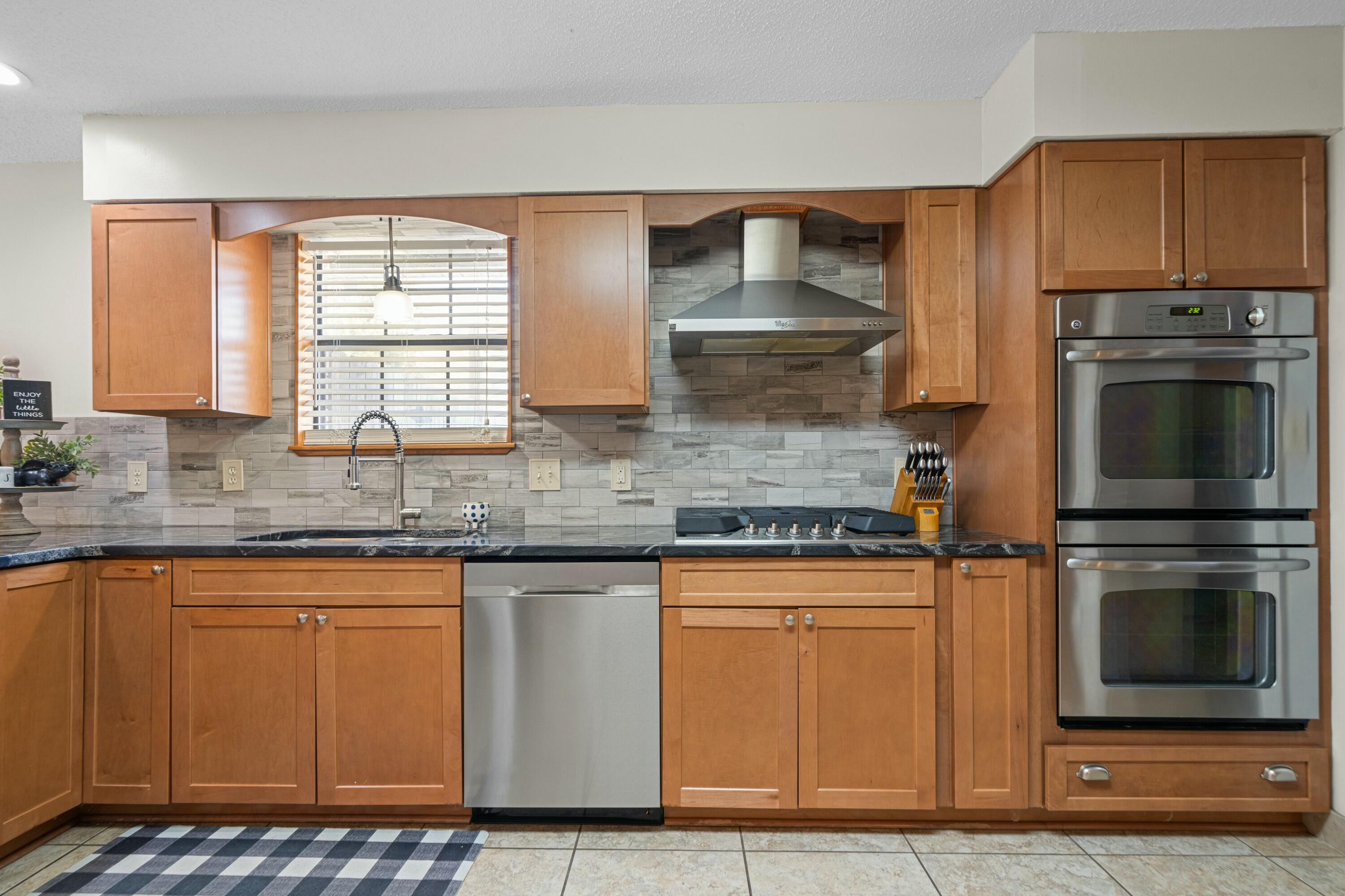 EMERALD POINTE PLAT 1 - Residential