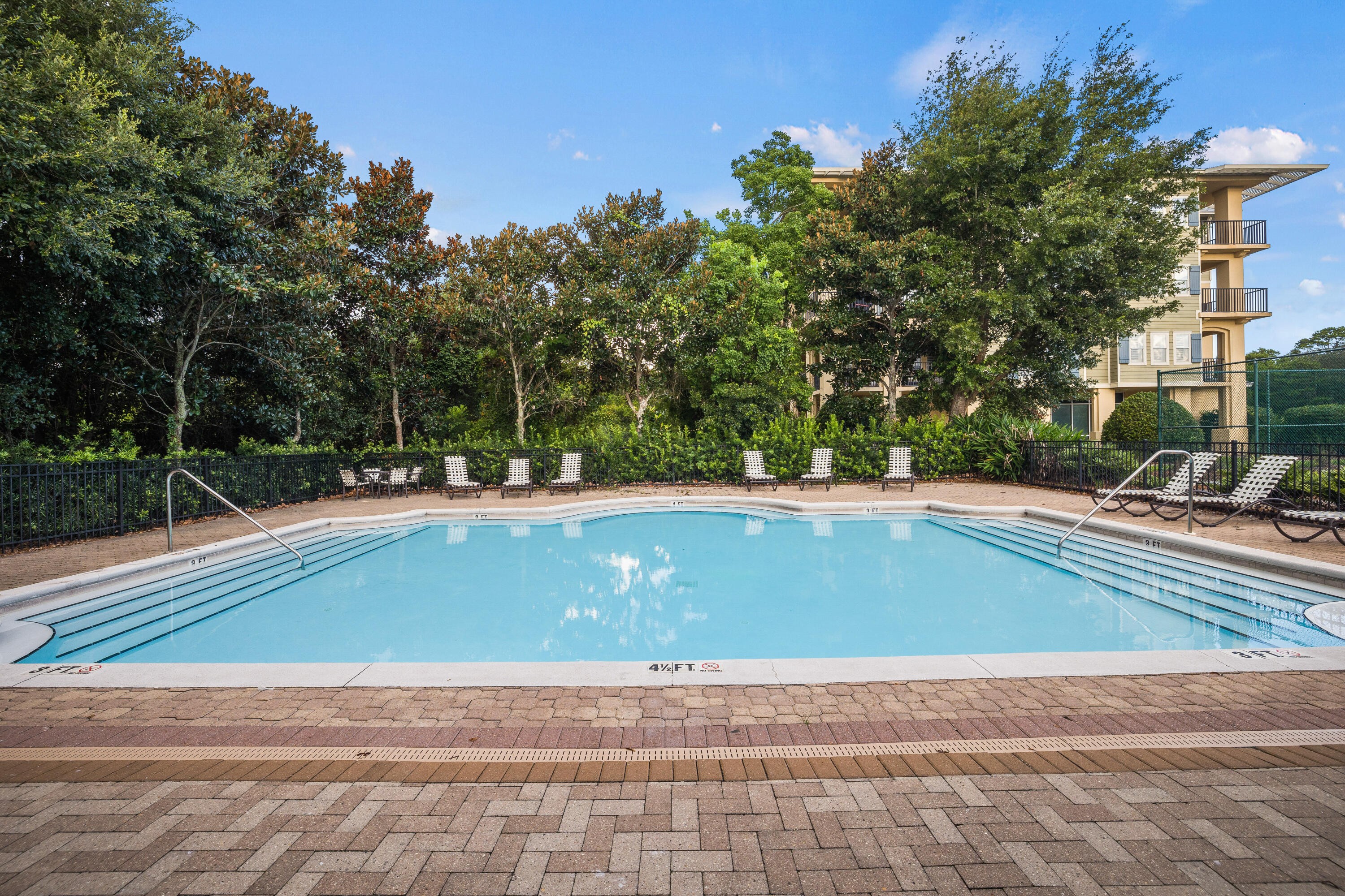 PRESERVE PLACE - Residential