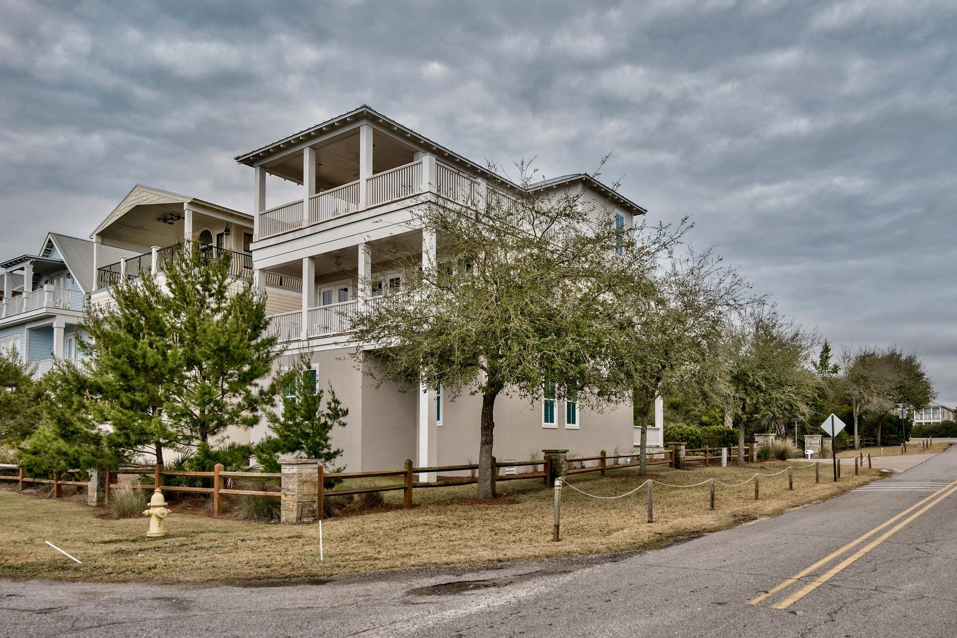 POMPANO PLACE - Residential