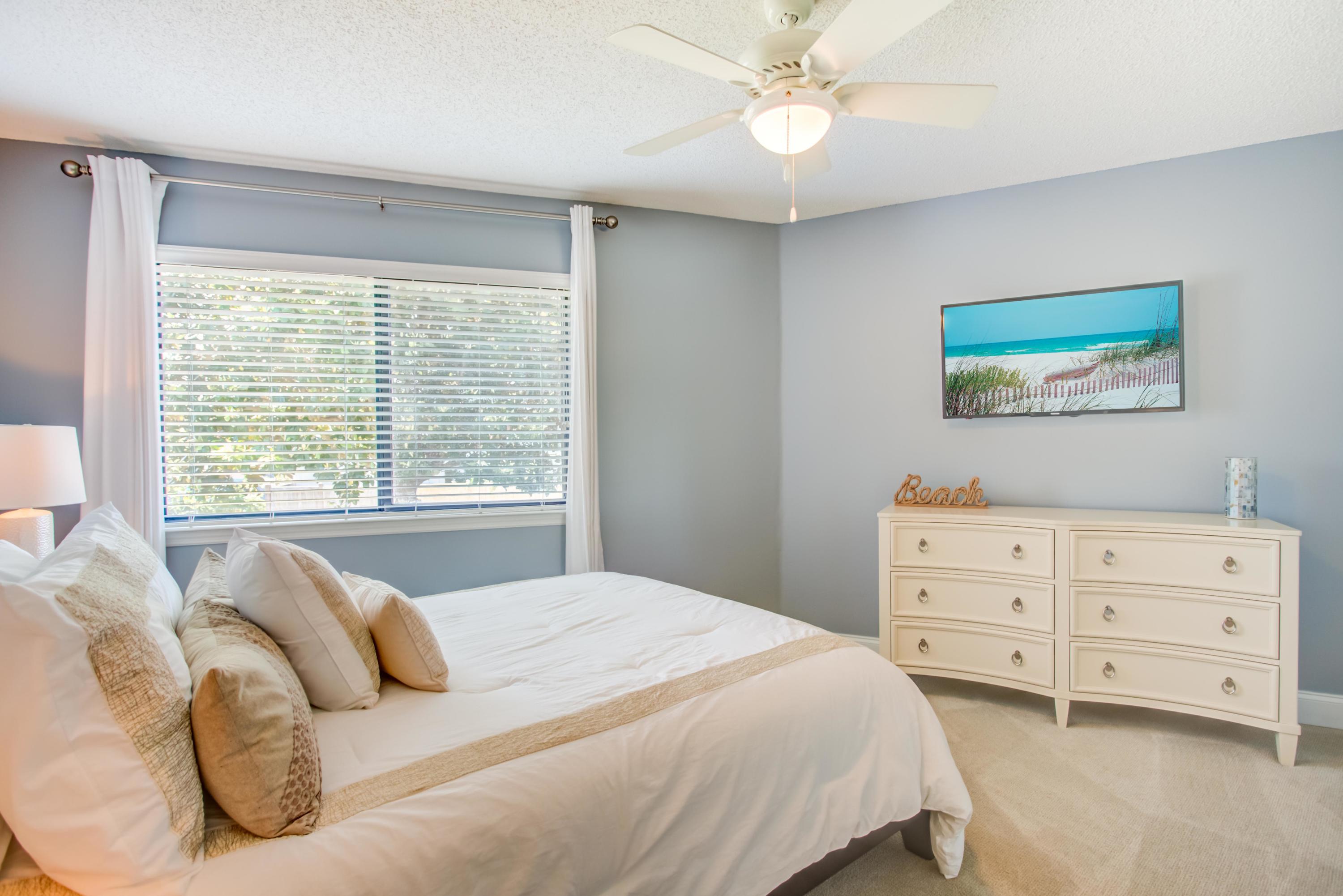 CRYSTAL VILLAGE 2 CONDO PH 2 - Residential