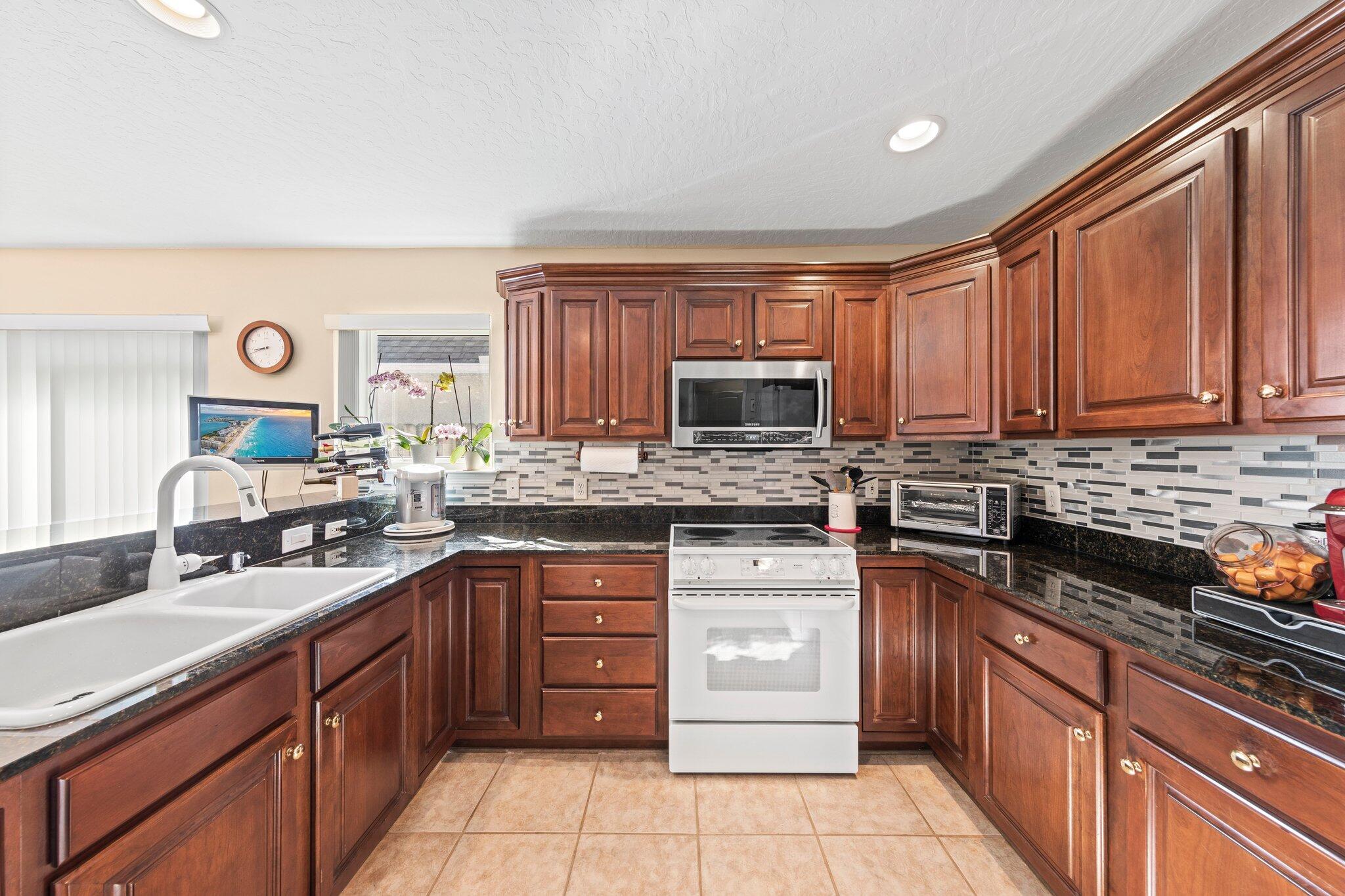 NORTH RIDGE CREEK S/D - Residential