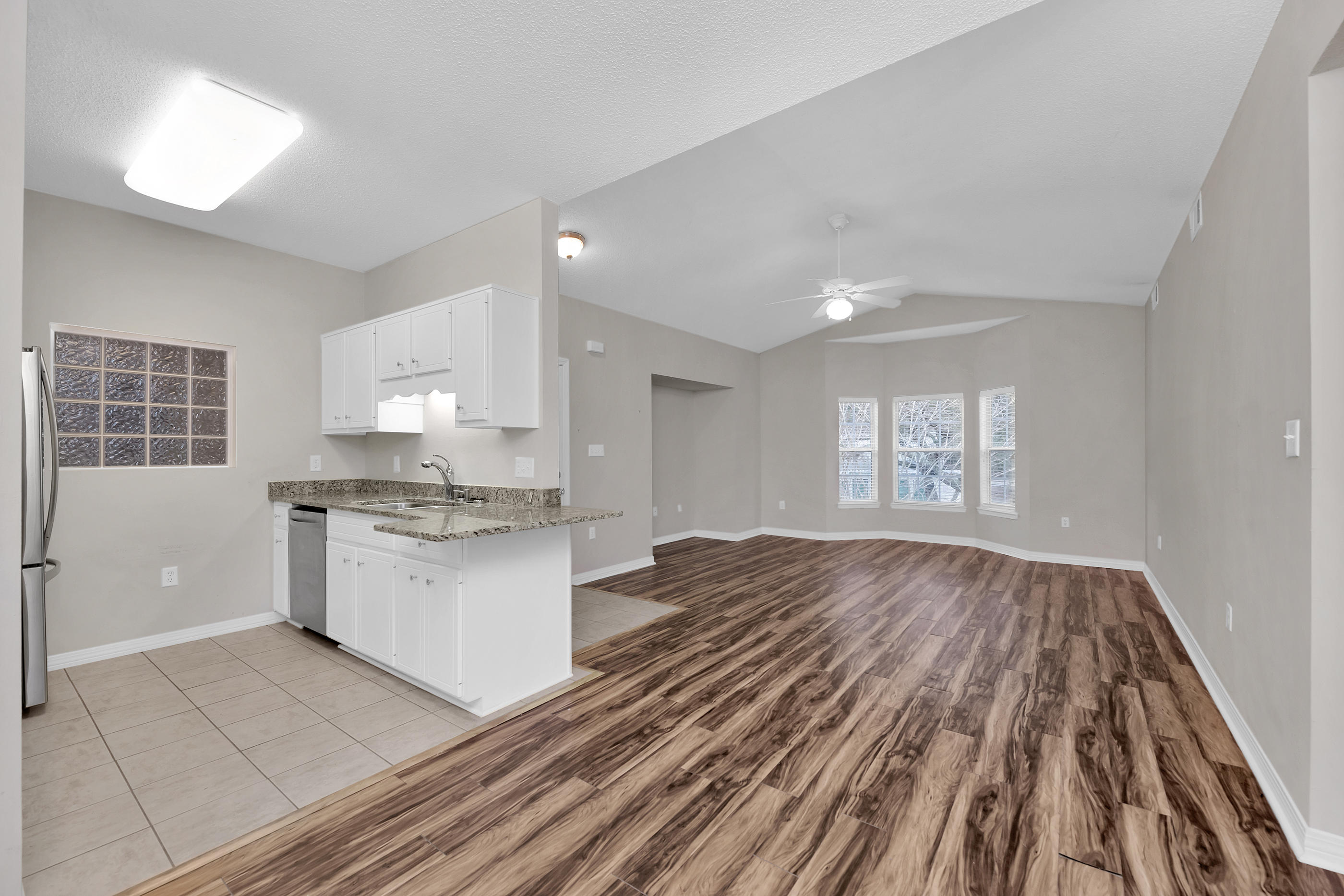 THE OAKS AT NICEVILLE - Residential Lease