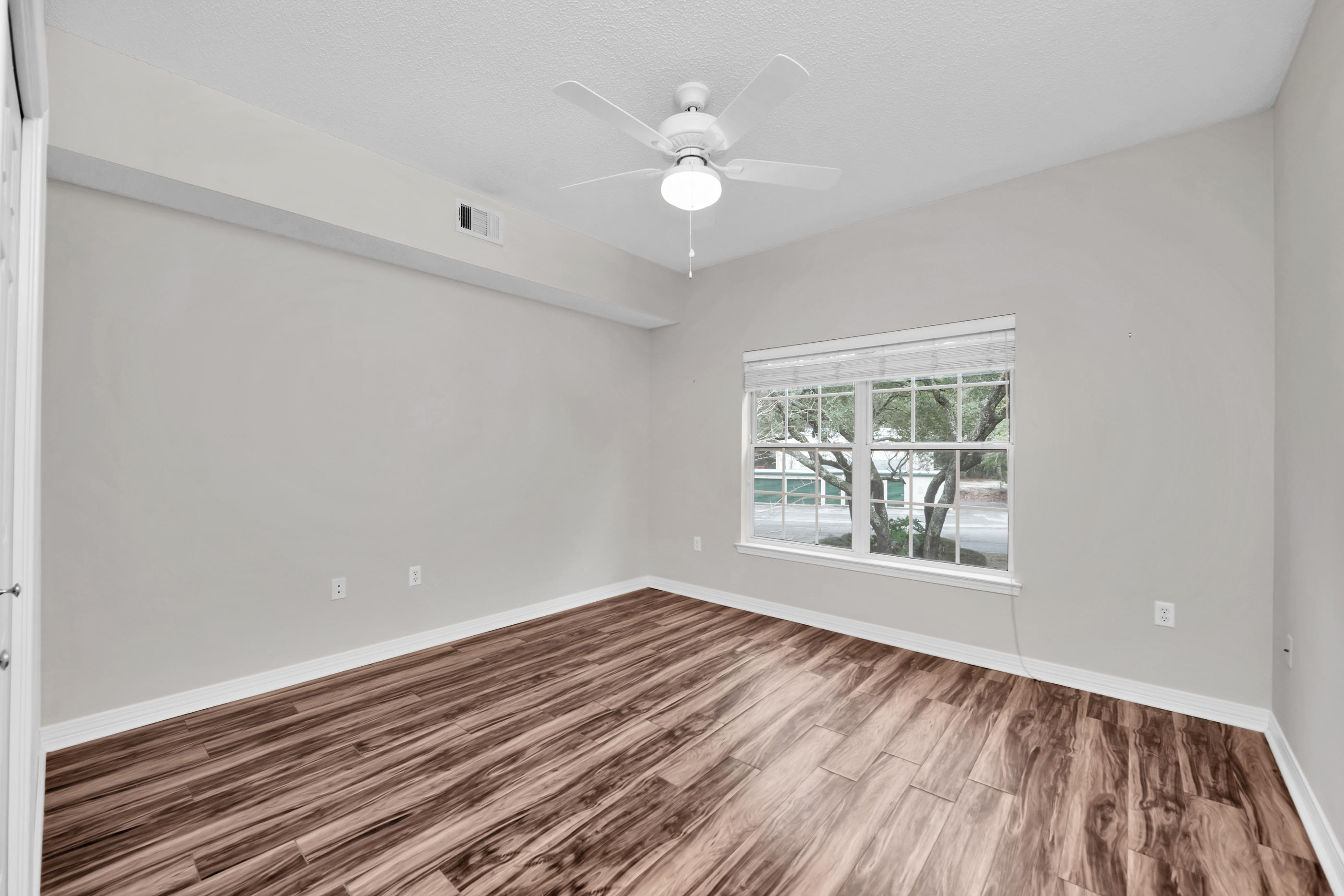 THE OAKS AT NICEVILLE - Residential Lease
