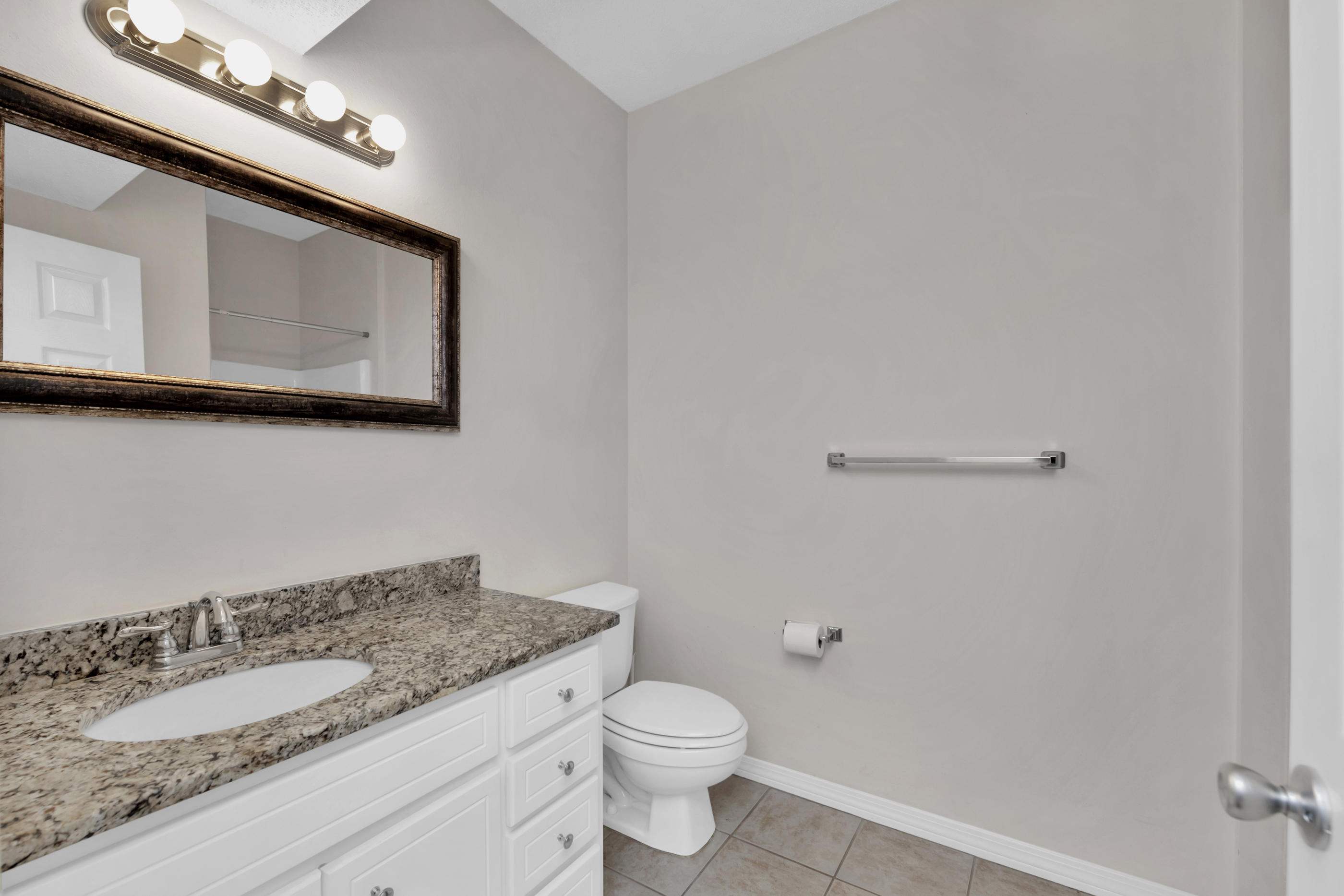 THE OAKS AT NICEVILLE - Residential Lease