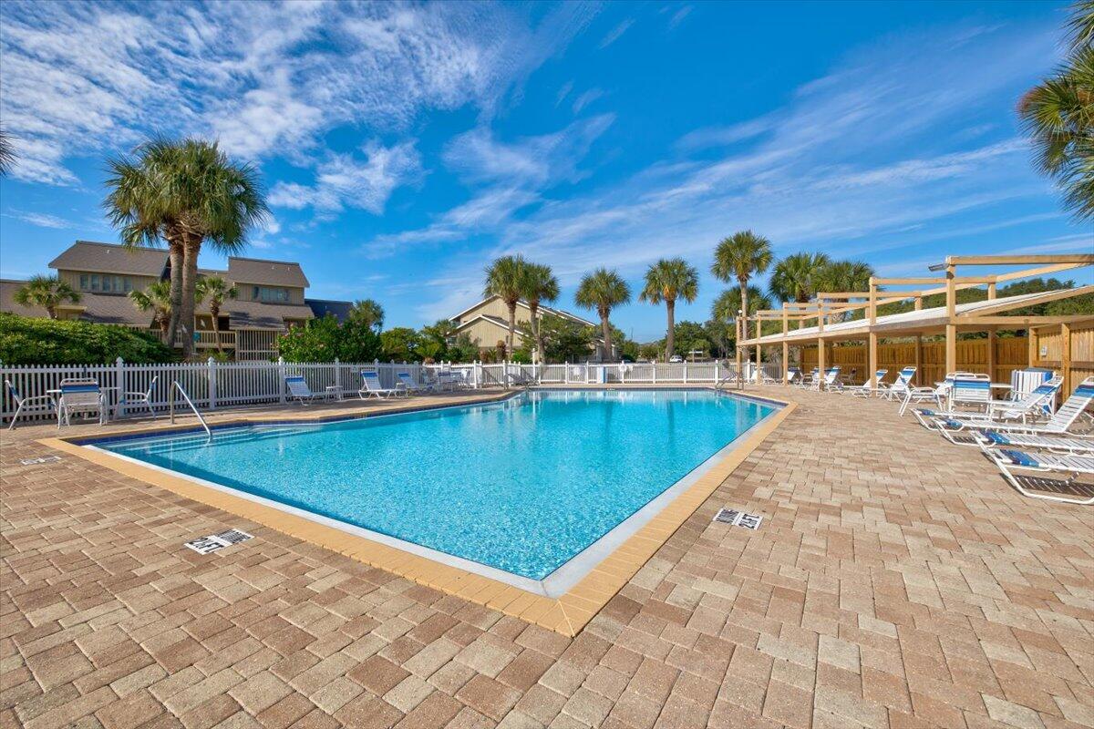 SEASCAPE CONDO PHASE 7 - Residential