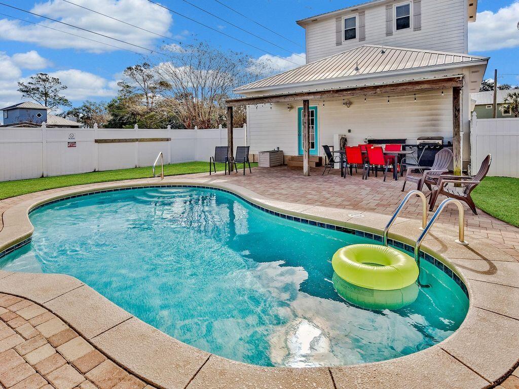 CRYSTAL BEACH - Residential