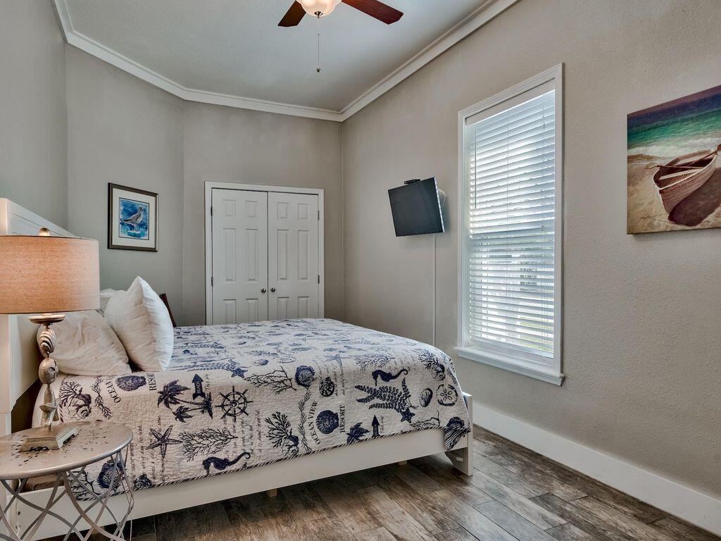 CRYSTAL BEACH - Residential
