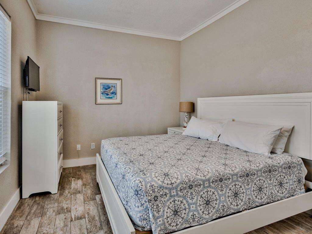 CRYSTAL BEACH - Residential