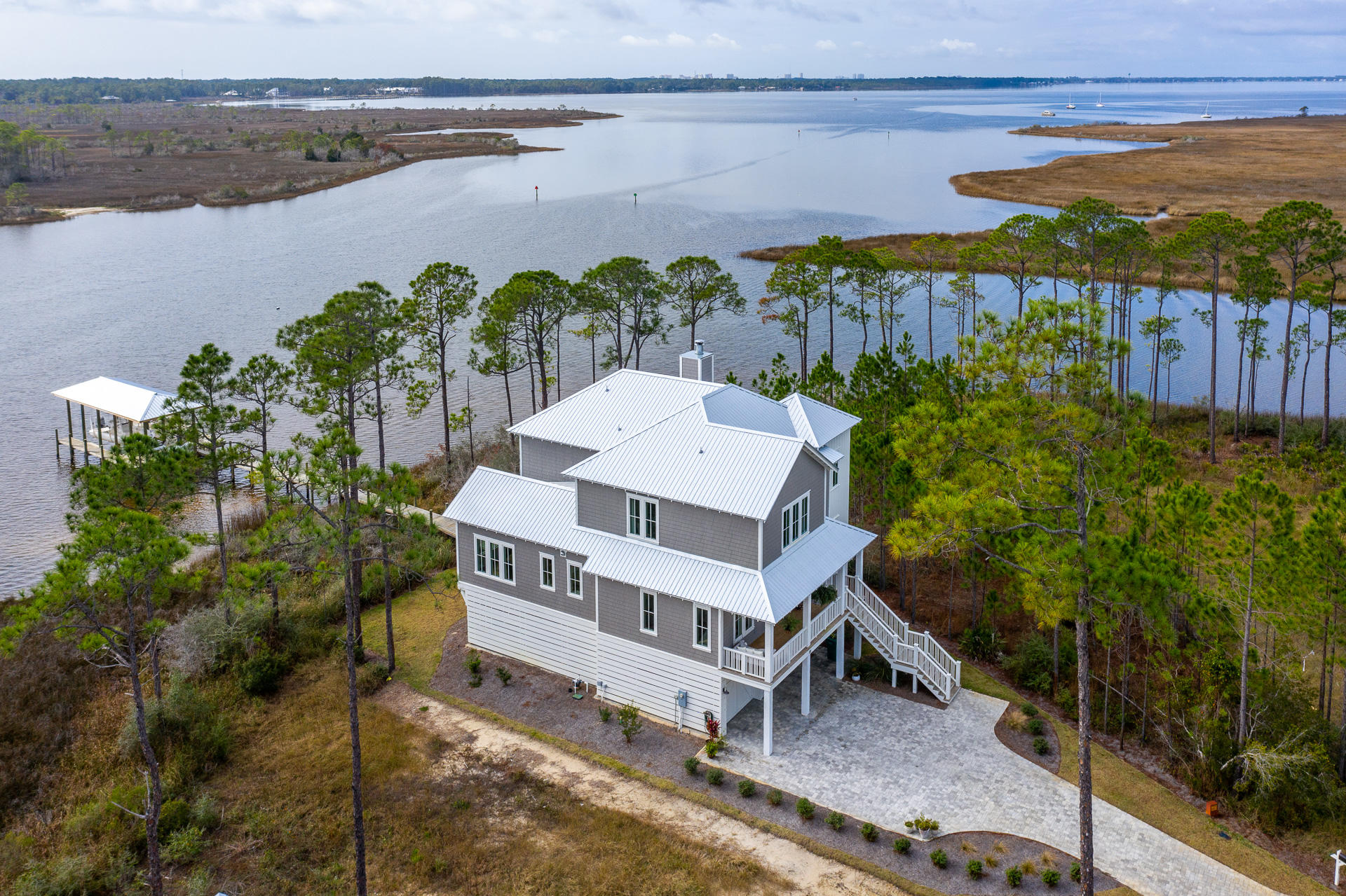 CESSNA LANDING - Residential