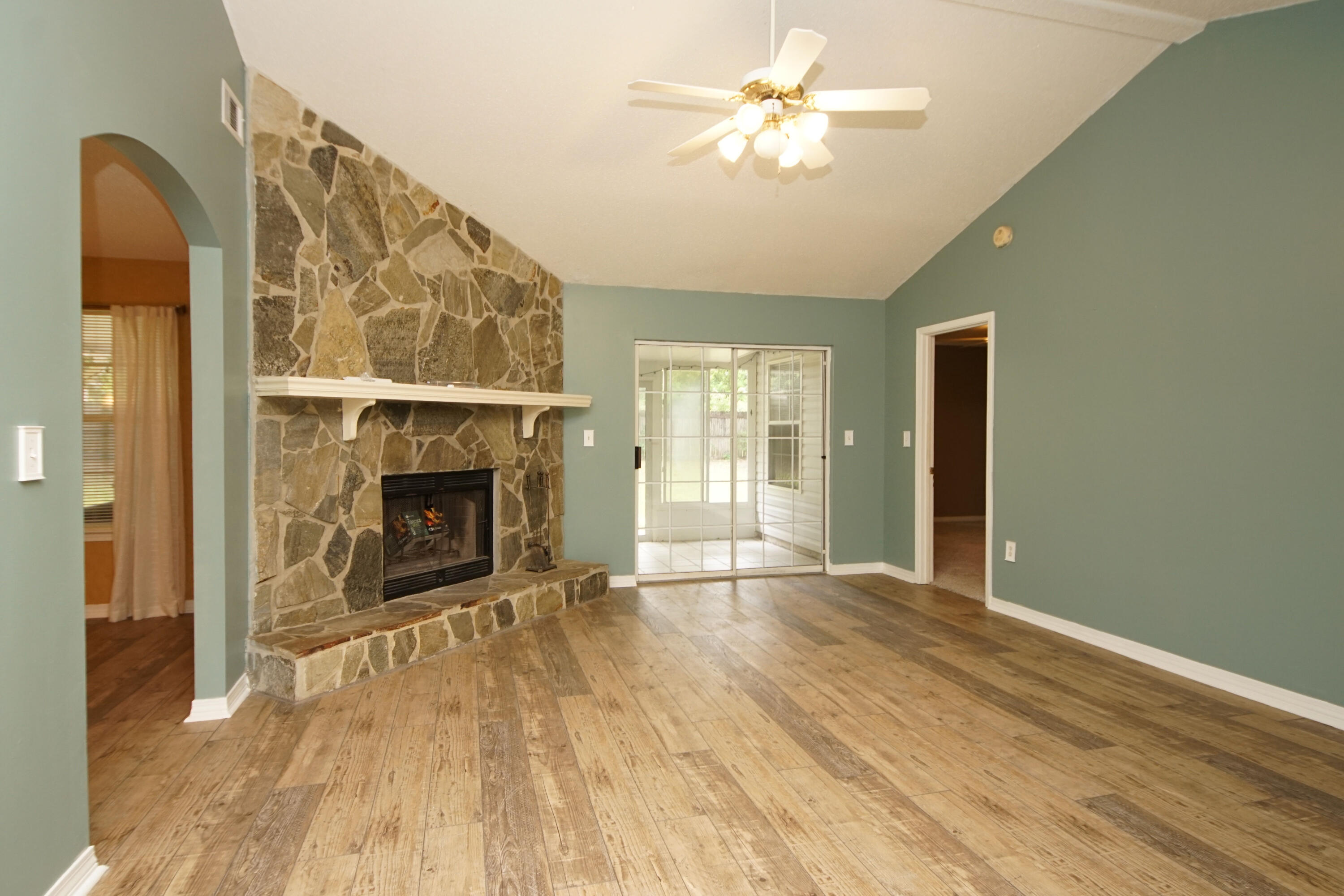FOXWORTH EST PH I LOT 7 - Residential