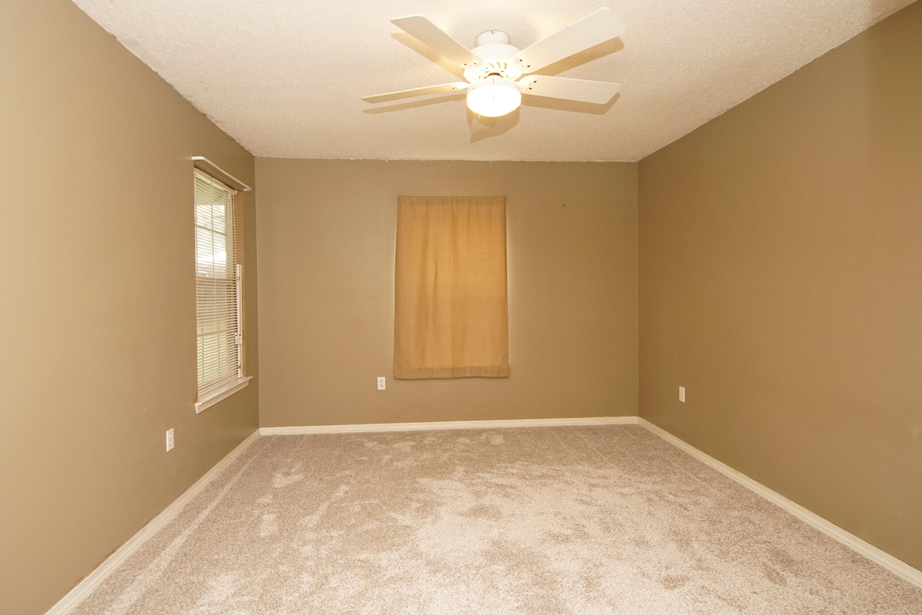 FOXWORTH EST PH I LOT 7 - Residential