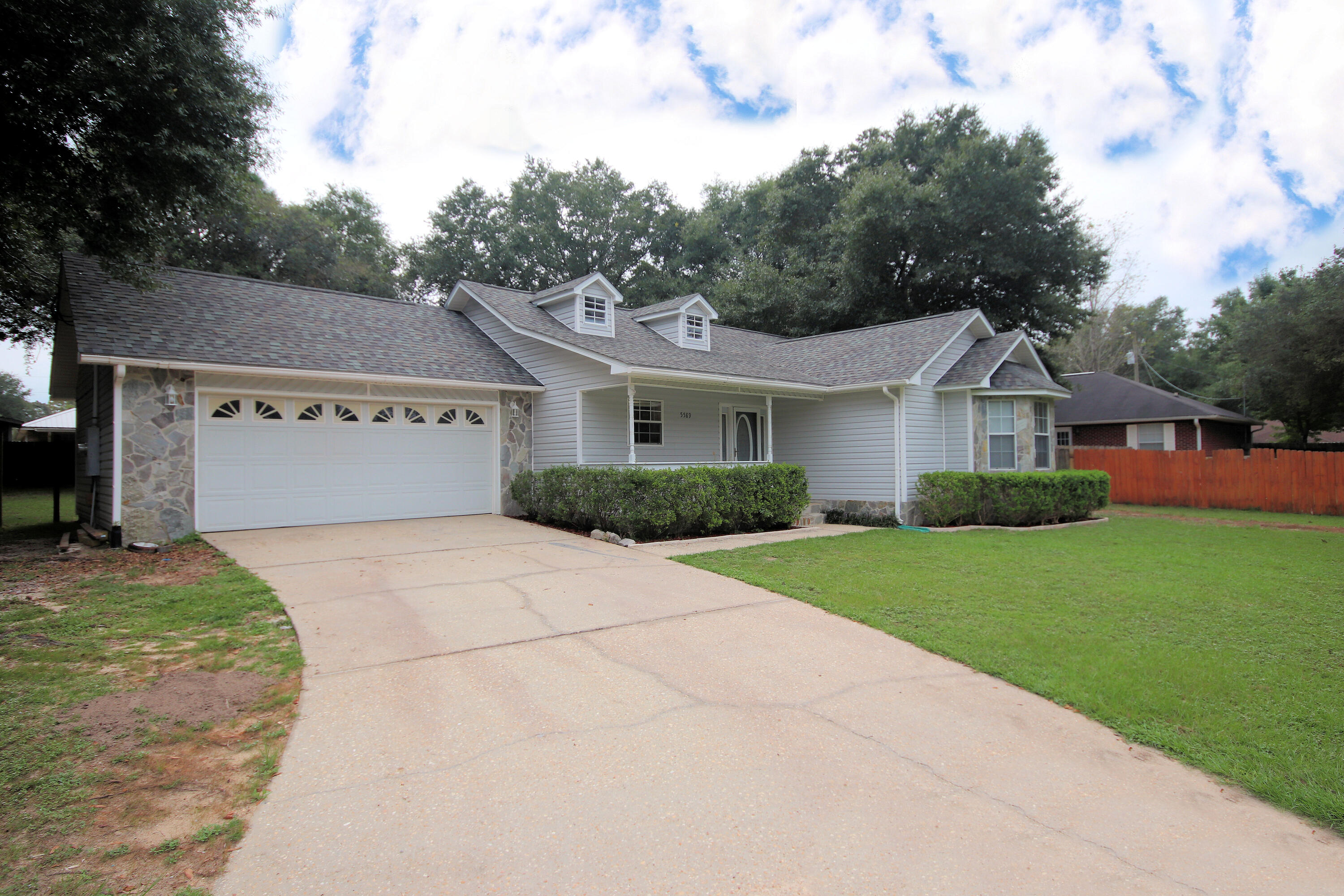 FOXWORTH EST PH I LOT 7 - Residential