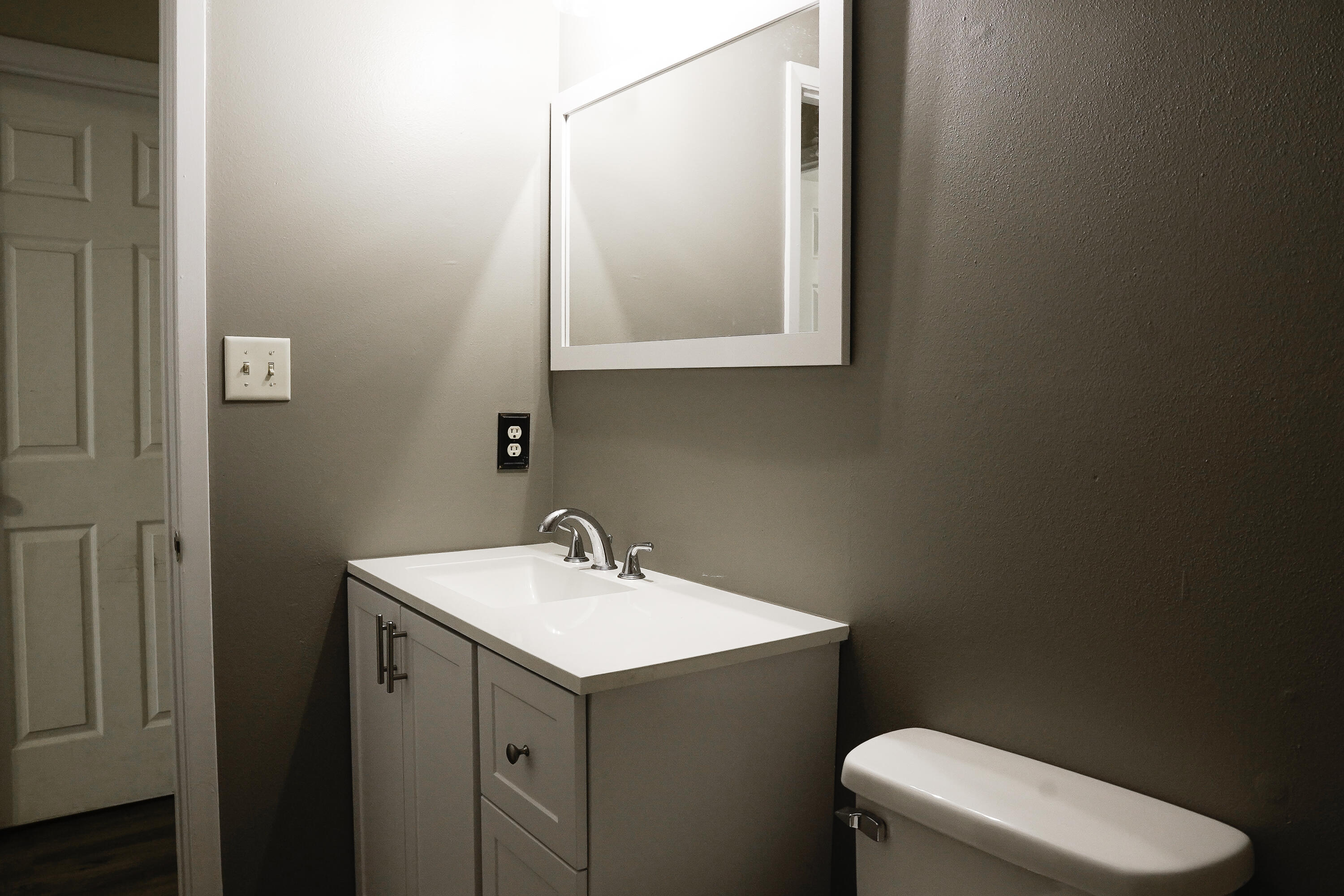 WHISPERING OAKS - Residential