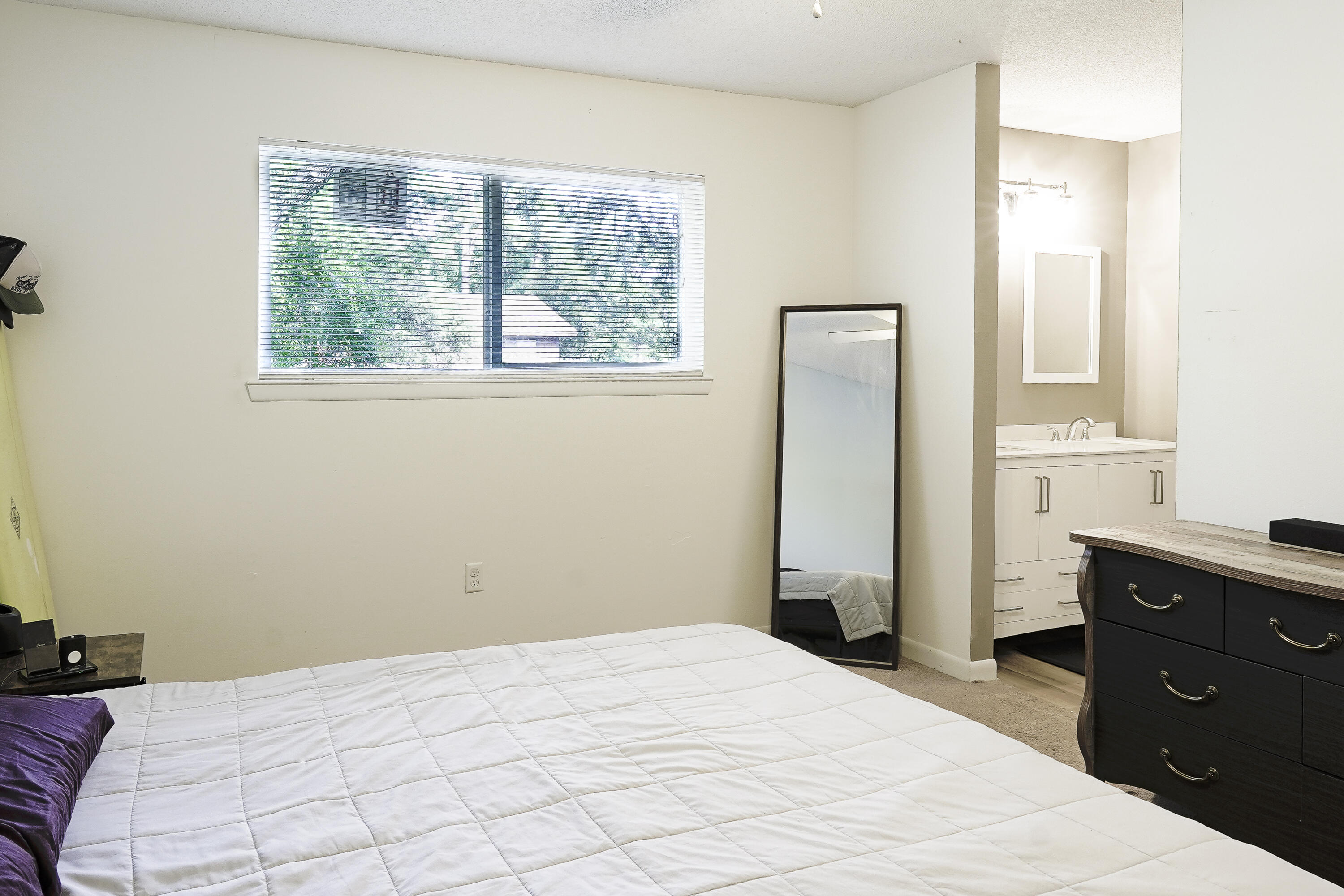 WHISPERING OAKS - Residential