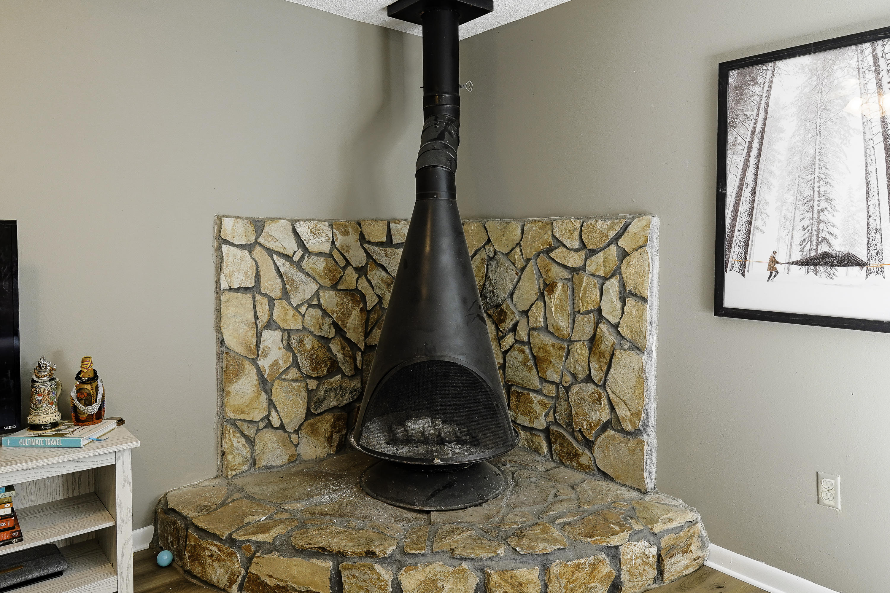 WHISPERING OAKS - Residential