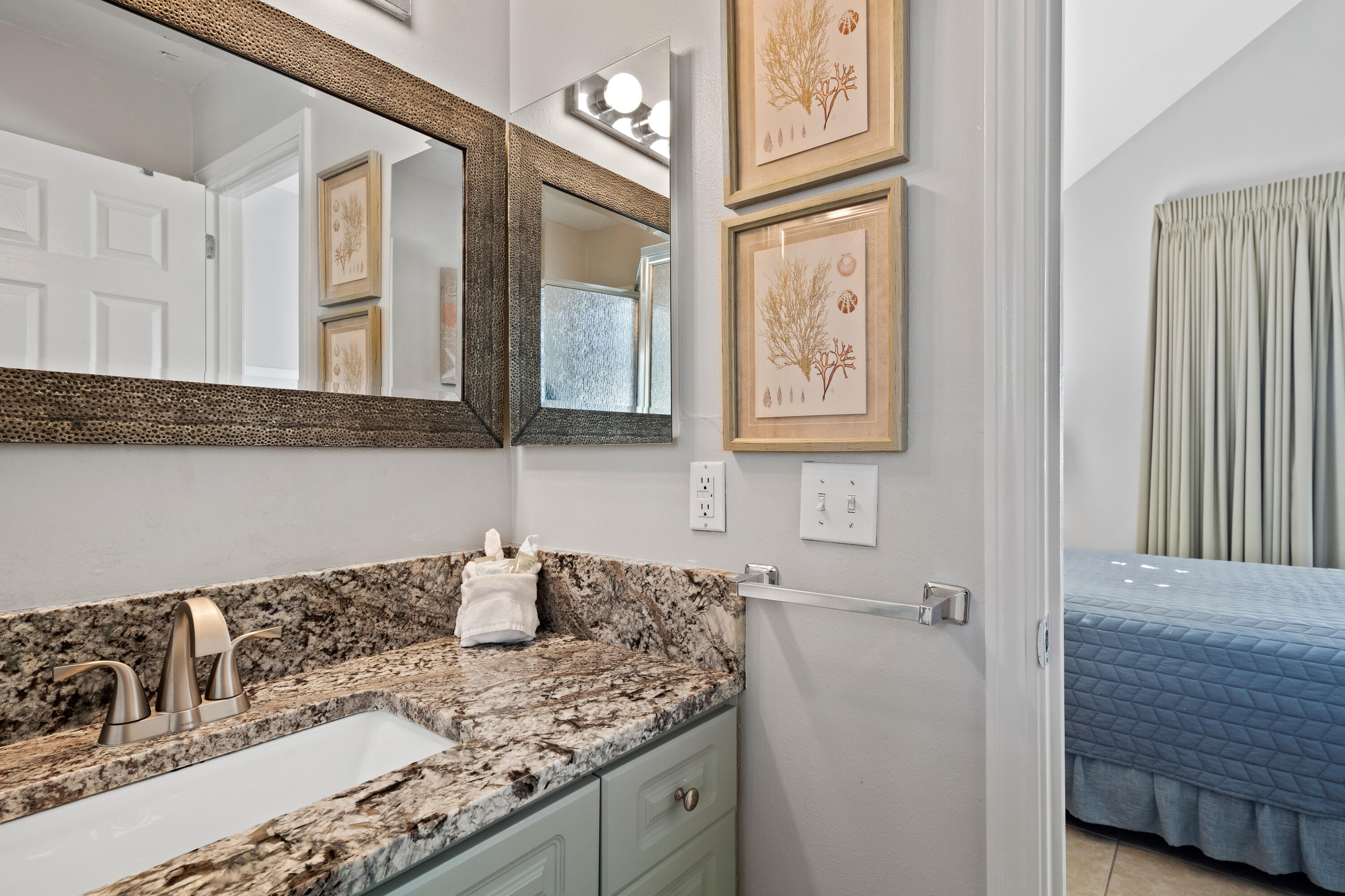 NANTUCKET COTTAGES - Residential