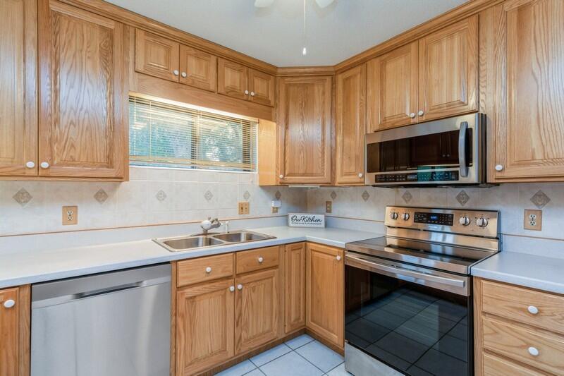 CAROL ANNE MANOR - Residential