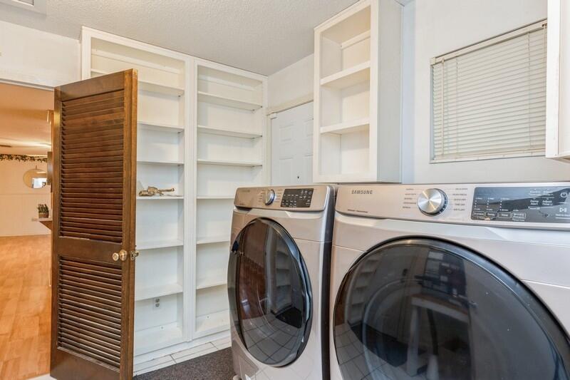 CAROL ANNE MANOR - Residential