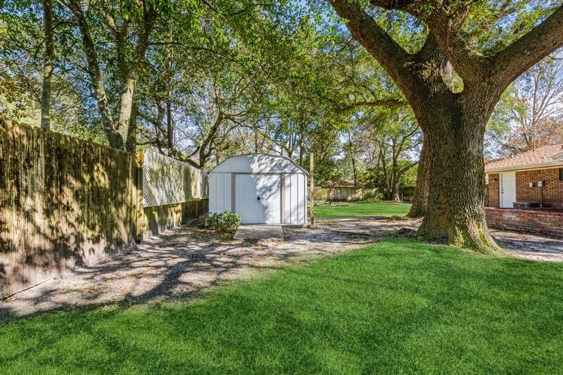 CAROL ANNE MANOR - Residential